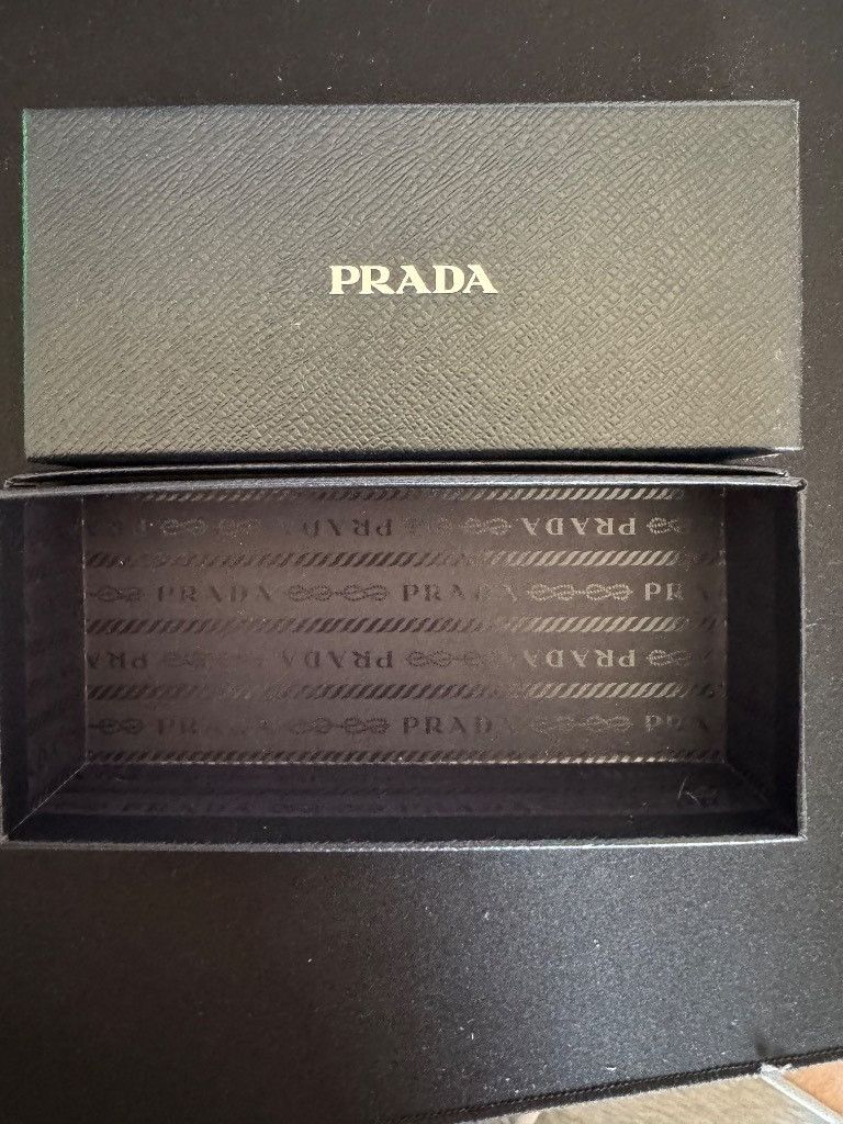 Prada Prada Sunglasses with Triangle logo Size ONE SIZE - 8 Thumbnail