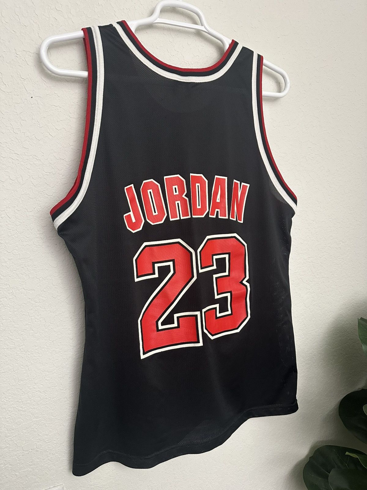 Champion × NBA × Vintage VINTAGE 90S CHICAGO BULLS CHAMPION JERSEY MICHAEL JORDAN 44 Size US L / EU 52-54 / 3 - 3 Thumbnail
