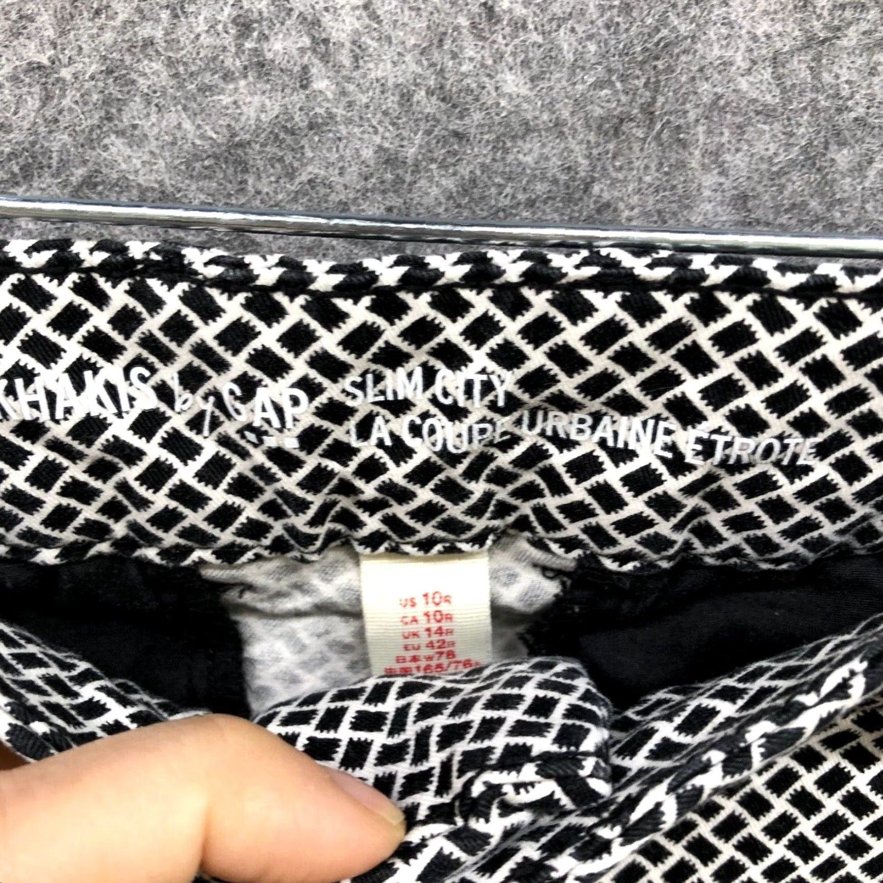 Gap GAP Slim City Pants Women 10 Black White Printed Khakis Mid Rise Zip Fly Stretch Womens Size 32" / US 10 / IT 46 - 7 Thumbnail