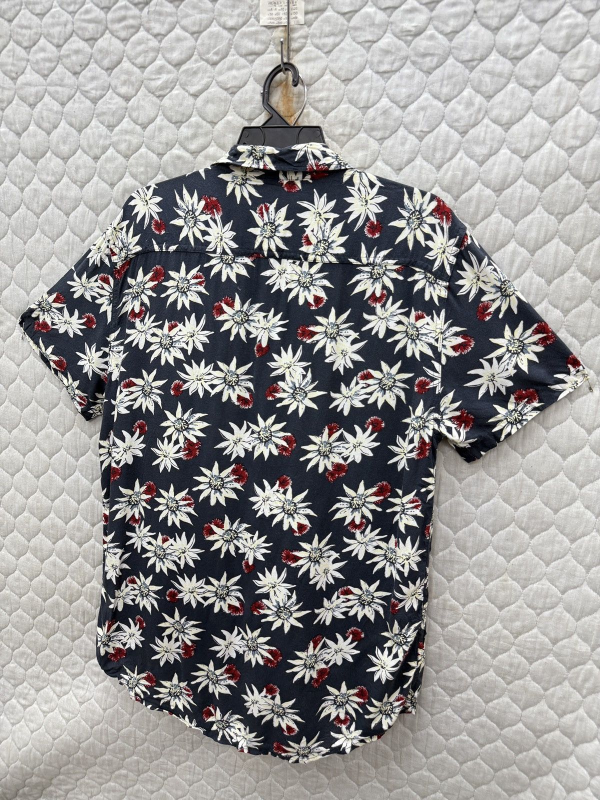 Quiksilver 🔥🔥🔥ARCHIVE QUIKSILVER HAWAII SHIRTS Size US M / EU 48-50 / 2 - 8 Thumbnail