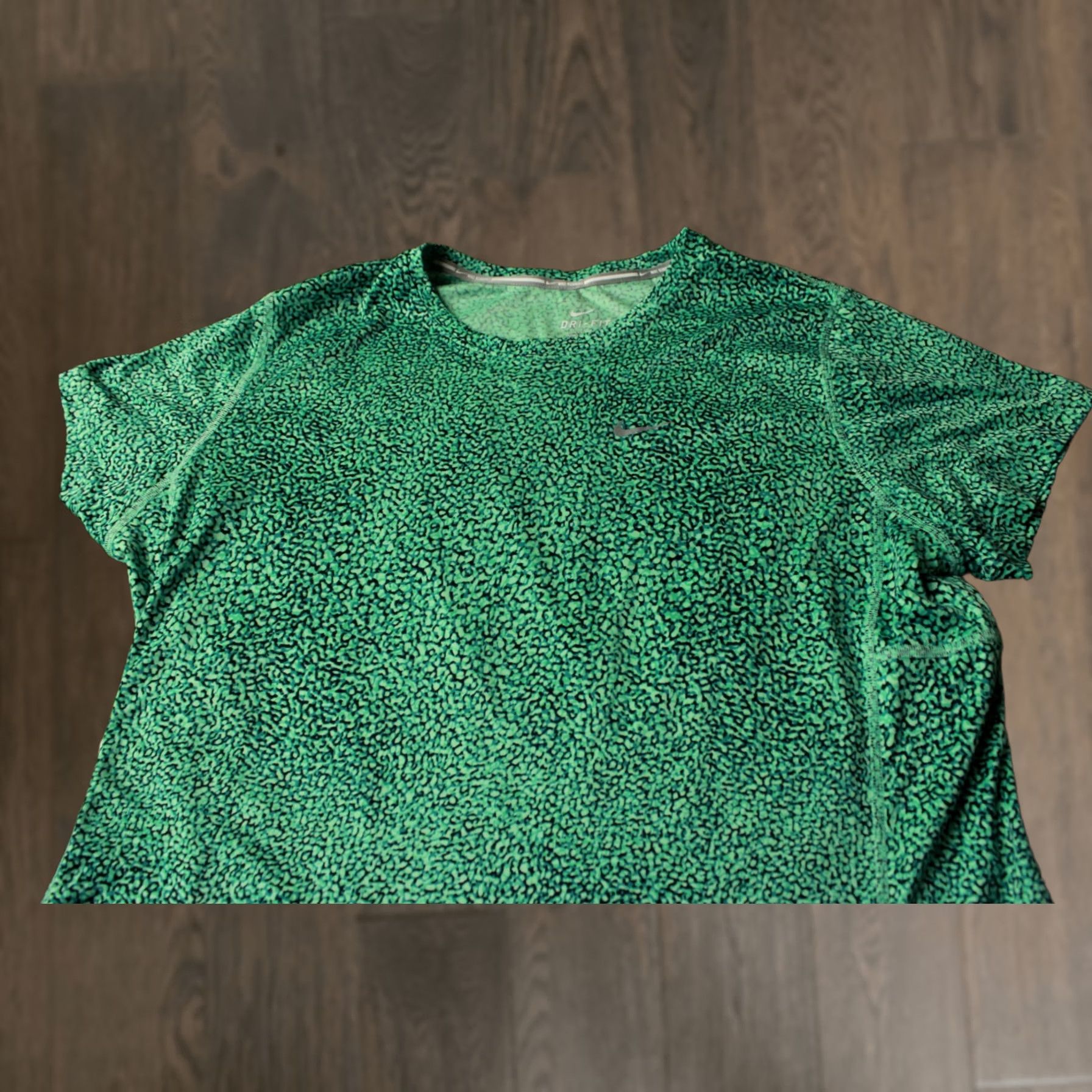 Nike Nike Dri-FIT Original Run Running Reflective Women Training Shirt Jersey XL Green and Black 2015 Nike Shirt Womens XL Size XL / US 12-14 / IT 48-50 - 1 Thumbnail