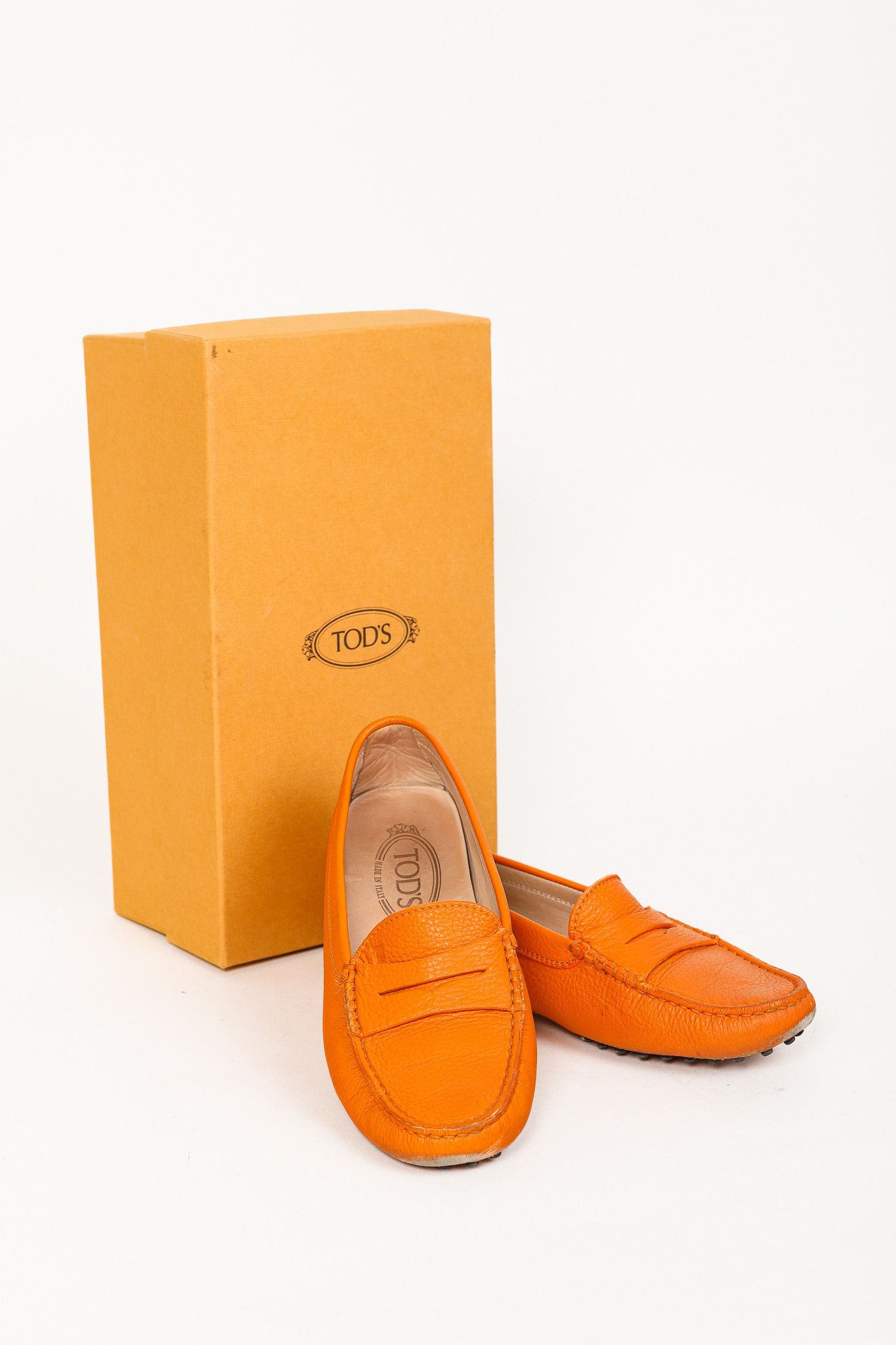 Tod's Tod’s Gommino Orange Pebbled Leather Driving Shoes Size US 6 / IT 36 - 11 Thumbnail