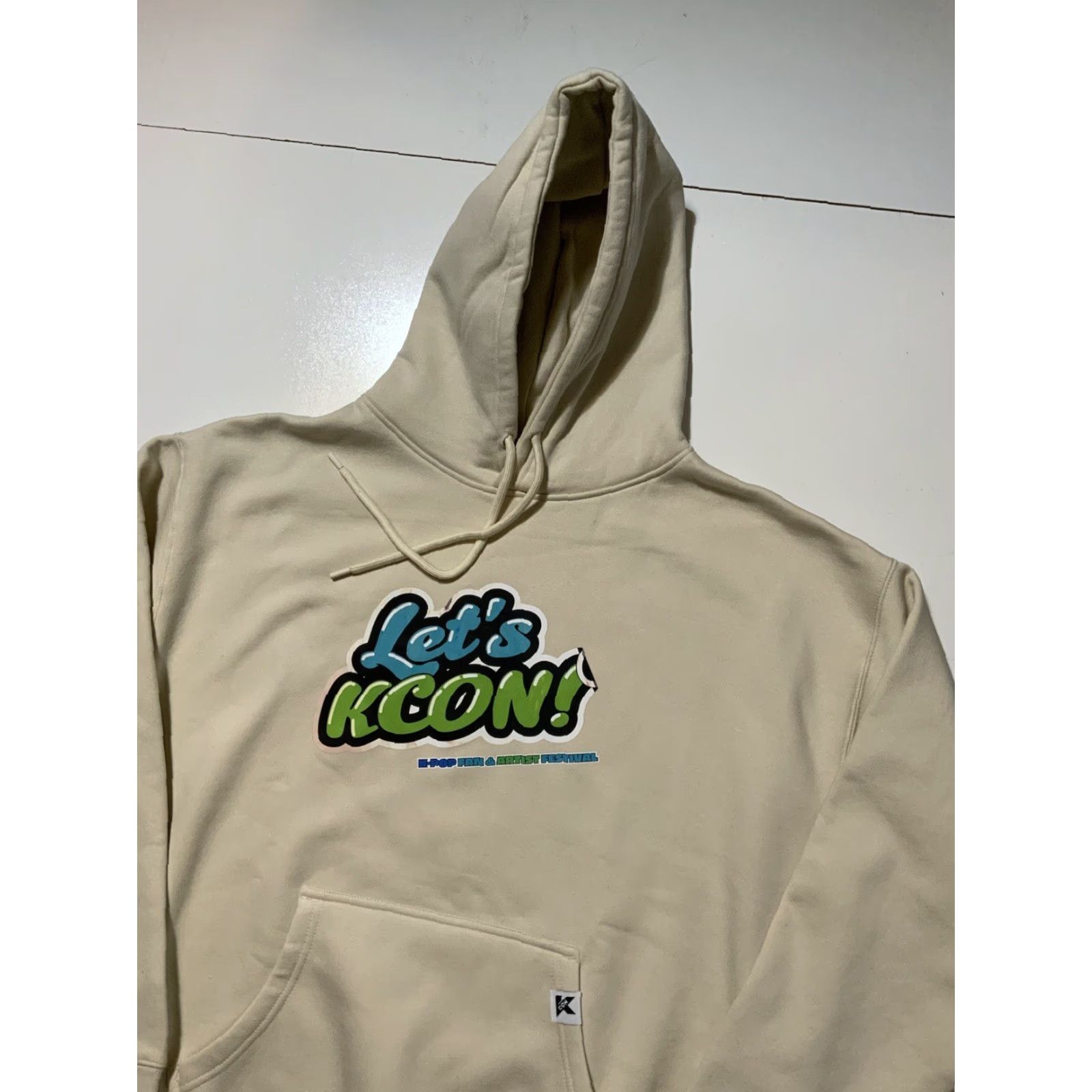 Vintage KCON Los Angeles 2024 K Pop Artist Festival Merch Lineup Pullover Hoodie Sz. XL Men Beige Size US XL / EU 56 / 4 - 3 Thumbnail
