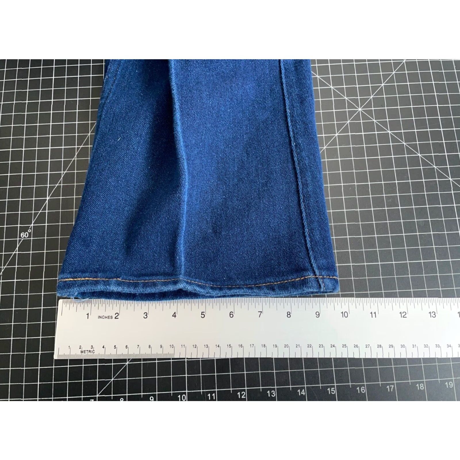 Levi's VTG Levi's 517 Jeans Bootcut Mens 36 x 31 Blue USA Made Denim 5-Pocket Pockets Vintage 1998 2017 Model 517 Grunge Retro Classic Size US 36 / EU 52 - 7 Thumbnail