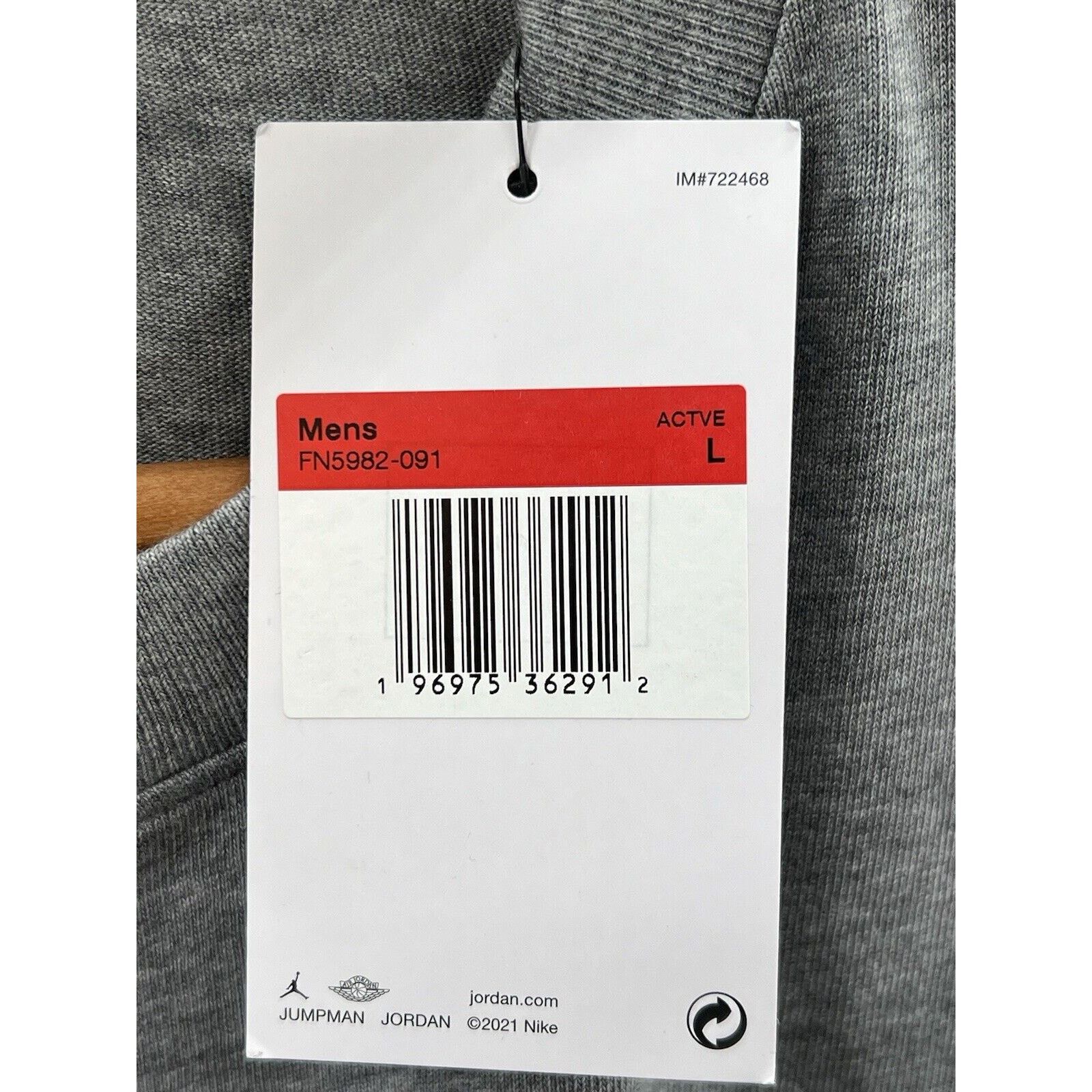 Jordan Brand Jordan 1 Chicago Sneaker Patch Gray Men’s T-Shirt FN5982-091 Size US L / EU 52-54 / 3 - 4 Thumbnail