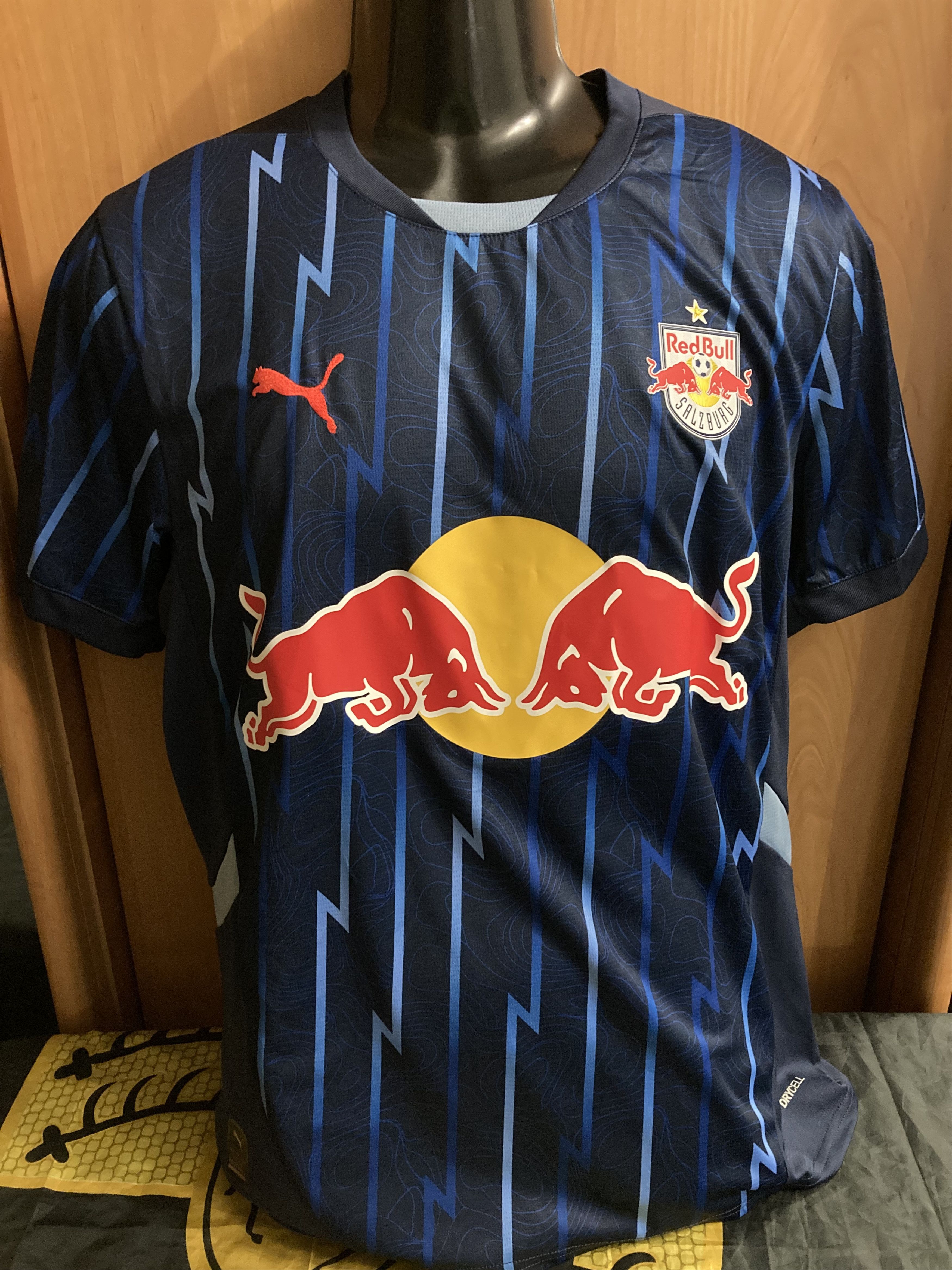 ウェア Puma Jubilo Iwata 1998/99 Home #8 Dunga 1998/99 JUBILO IWATA Vintage PUMA Home Football Shirt (S