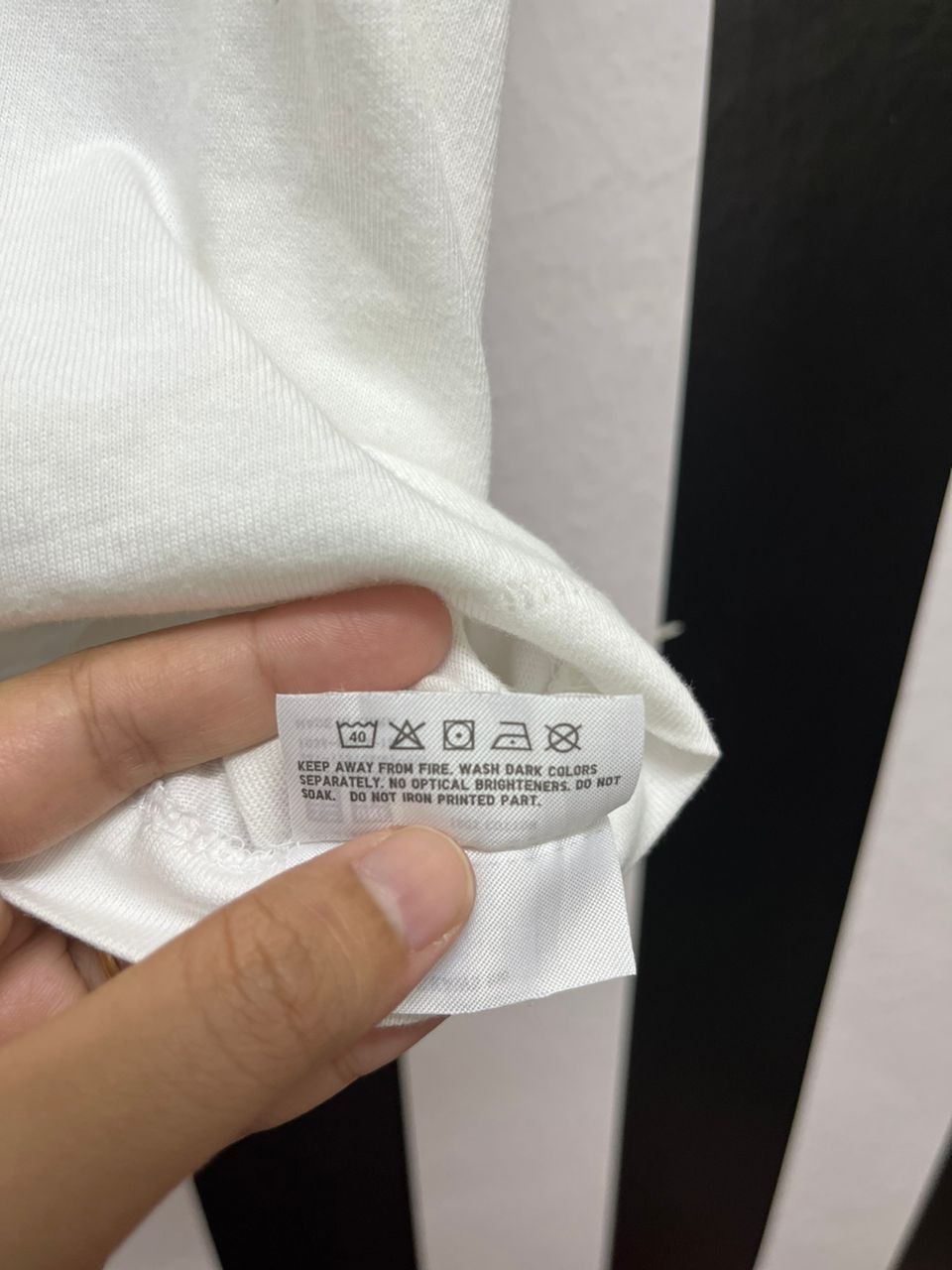 Kaws × Uniqlo Uniqlo Kaws Pocket Tee Size US S / EU 44-46 / 1 - 6 Thumbnail
