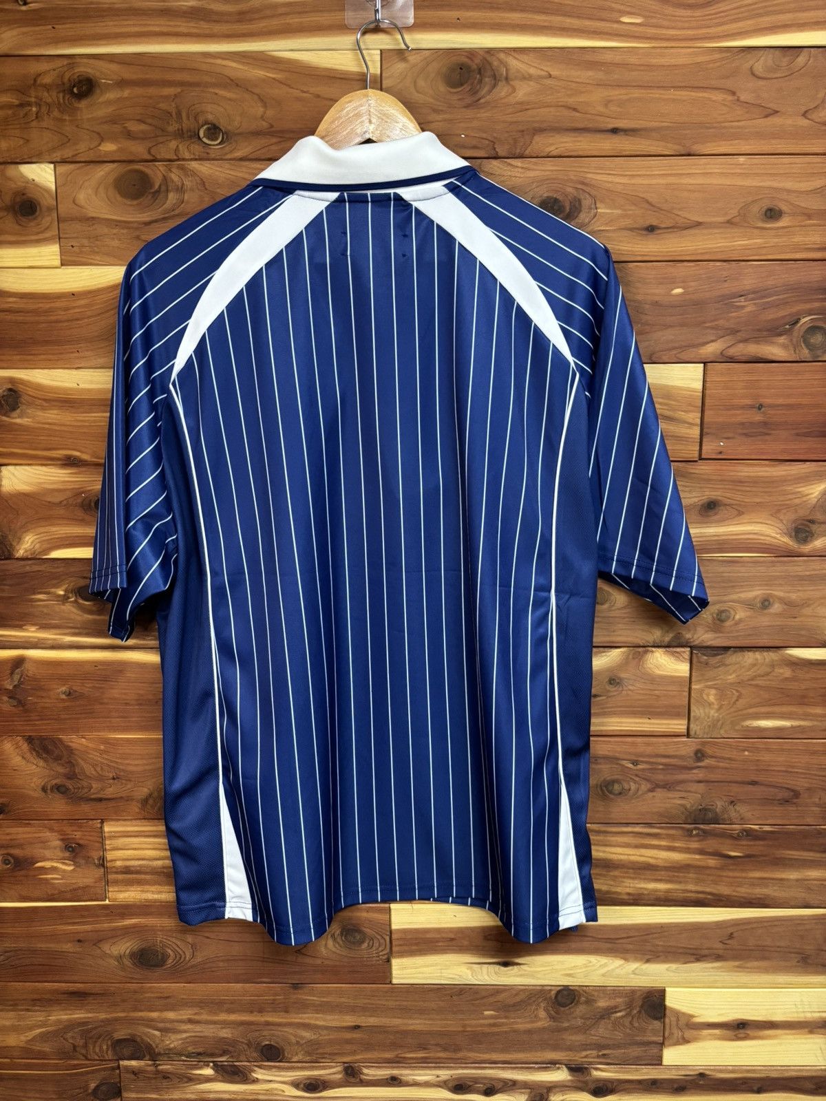 Kith Kith Hawaii Exclusive Soccer Jersey size Medium NWT Size US M / EU 48-50 / 2 - 4 Thumbnail