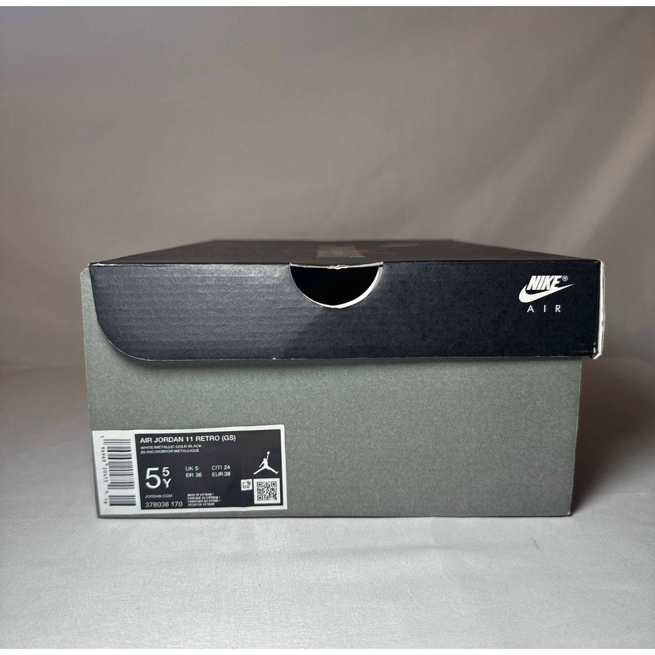 Jordan Brand × Nike Size 5.5 Air Jordan 11 Retro GS Gratitude / Defining Moments Size US 5.5 / EU 38 - 9 Thumbnail