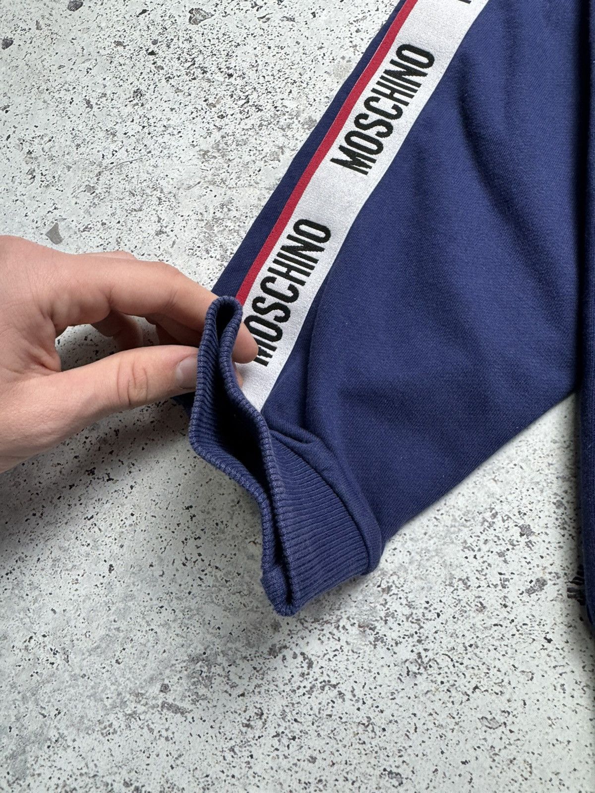 Moschino × Vintage Moschino Men's Logo-tape Crew Sweatshirt Blue M Size US M / EU 48-50 / 2 - 7 Thumbnail