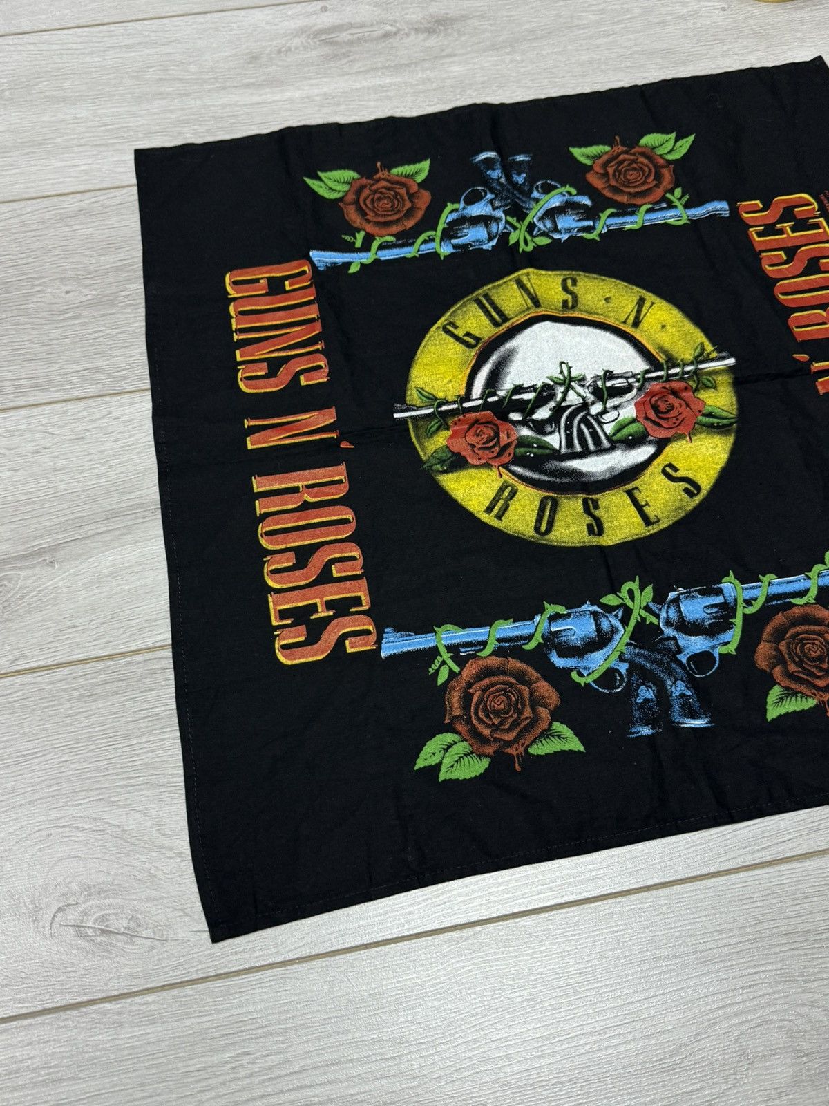 Guns N' Roses Guns n’ Roses 1989 scarf vintage transeal head hat Size ONE SIZE - 5 Thumbnail