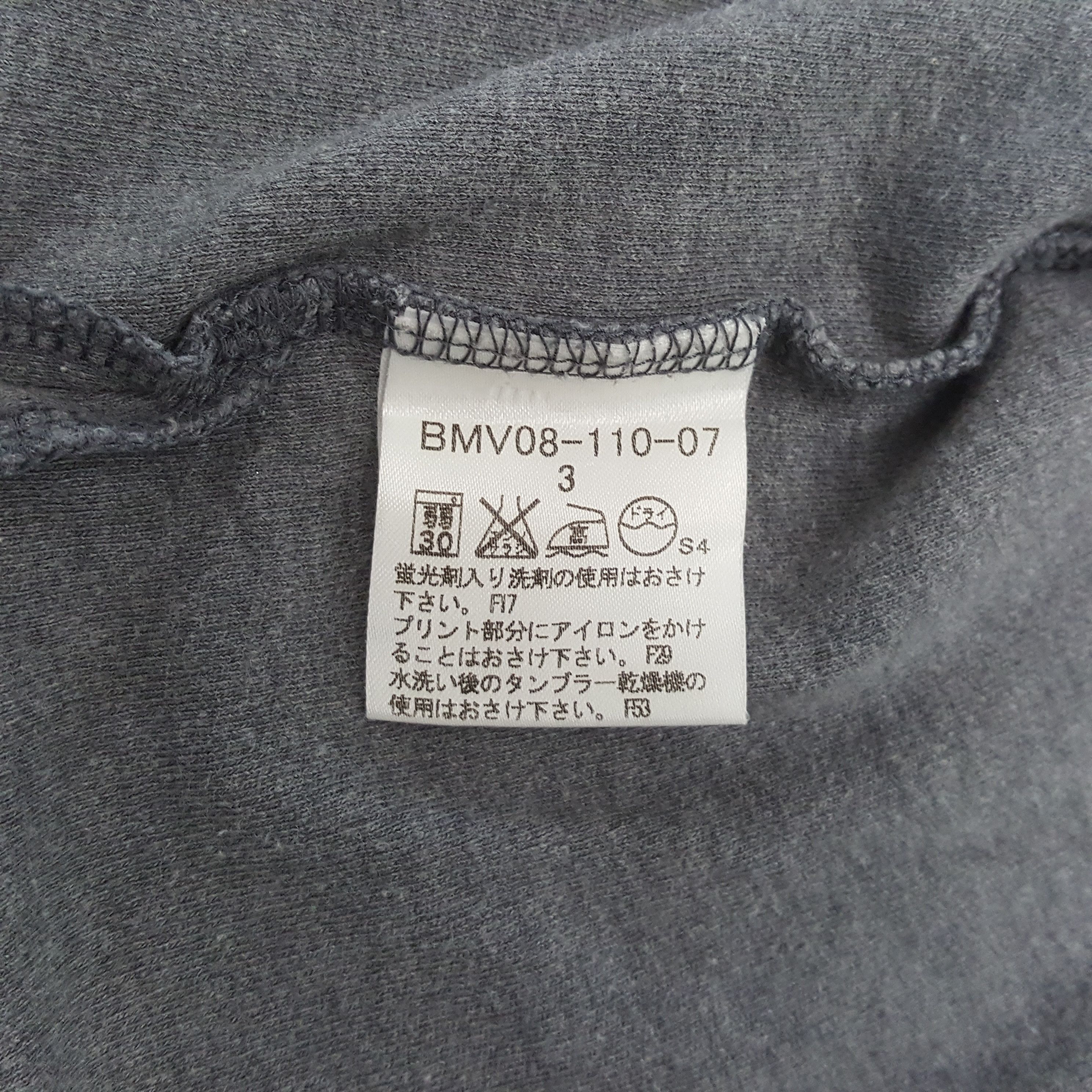 Burberry Vintage Burberry London Fashion Brand T-Shirt C319N33 Size US M / EU 48-50 / 2 - 7 Thumbnail