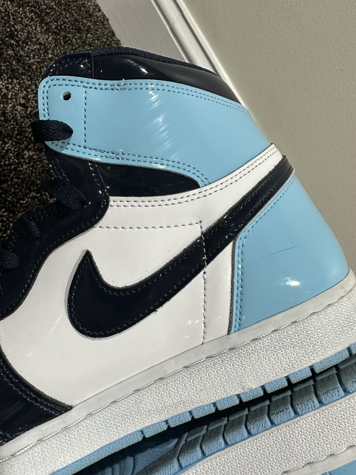 Jordan Brand Air Jordan Retro 1 Wmns OG “Blue Chill” Patent Leather Shoes Size US 10.5 / EU 43-44 - 9 Thumbnail