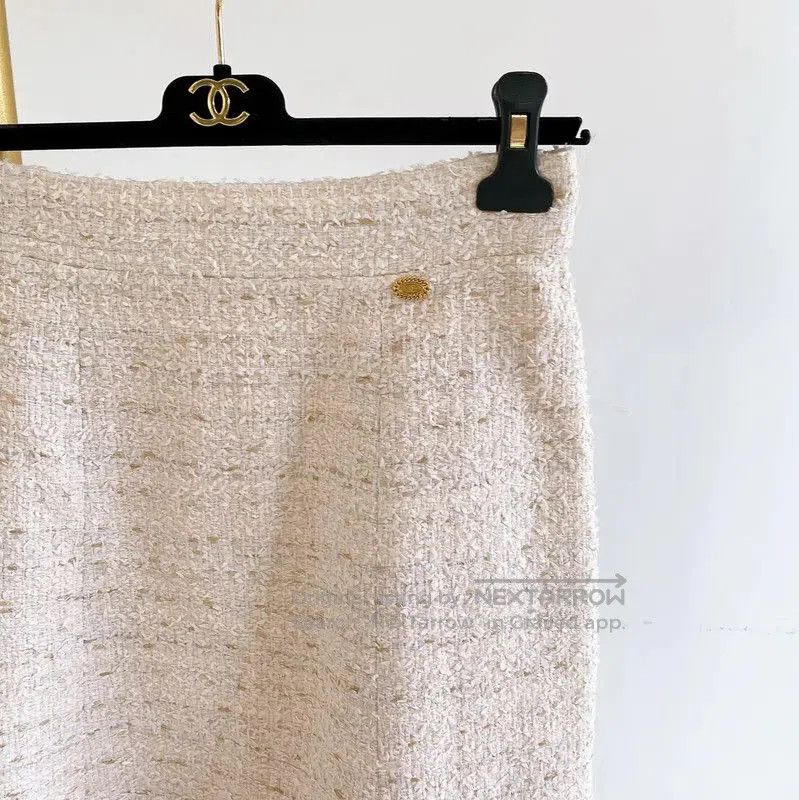 Chanel Chanel Classic A-Line Skirt in Light Pink . Size 23" - 4 Thumbnail