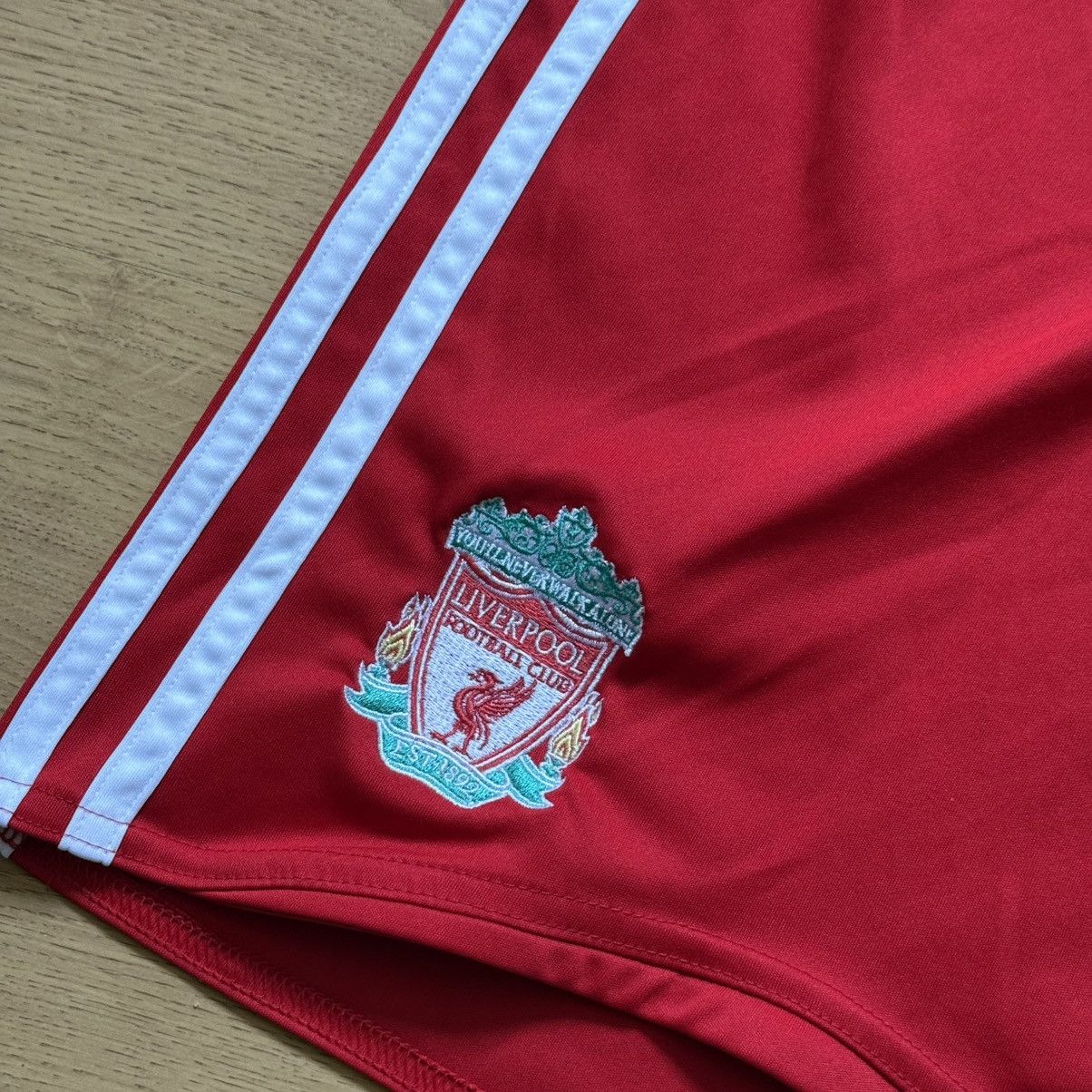 Adidas Liverpool Adidas Shorts Home 2008 Size US 33 - 2 Thumbnail