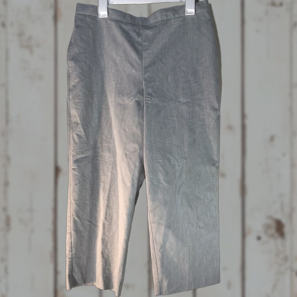 Vintage Alfred Dunner Gray Wide Leg Dress Pants Womens Size 18P Classic Pull On Comfort Size 40" / US 18 - 1 Thumbnail
