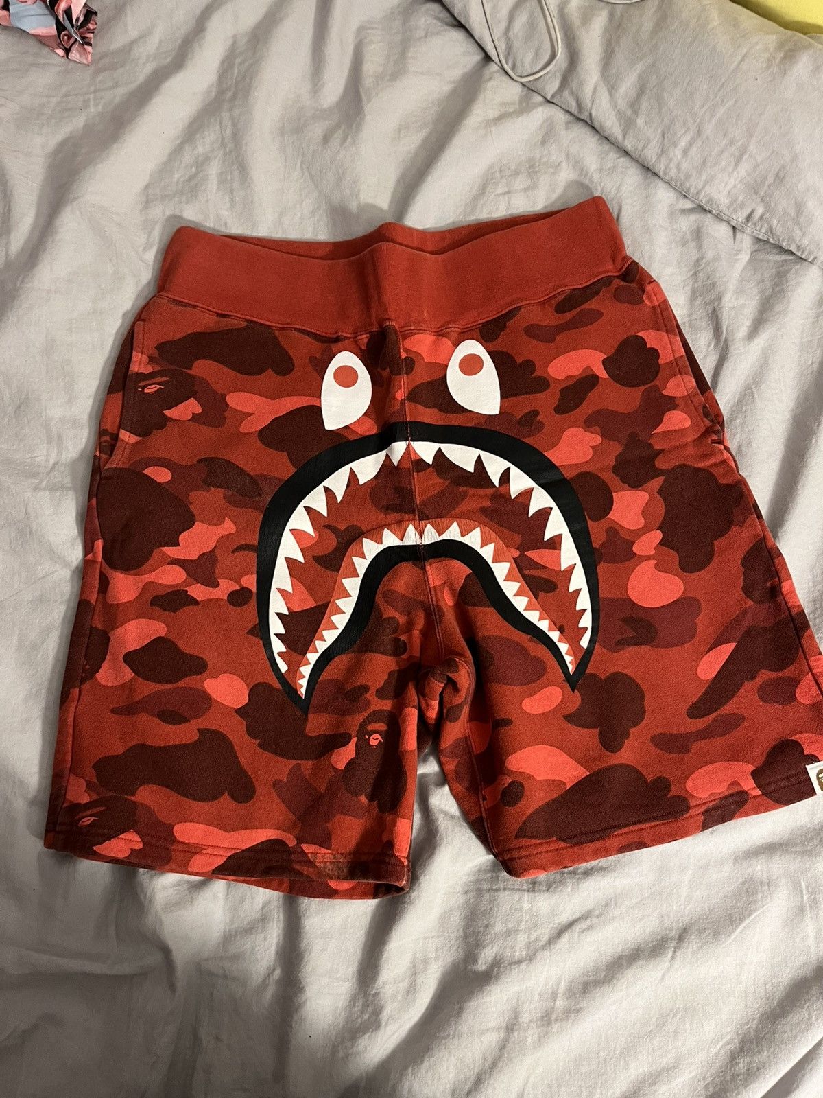 Bape Bape red shark shorts Size US 30 / EU 46 - 1 Thumbnail