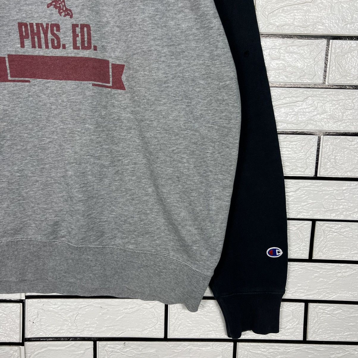 Champion CHAMPION Cleverland High School Sweatshirt #3970-C181 Size US L / EU 52-54 / 3 - 7 Thumbnail