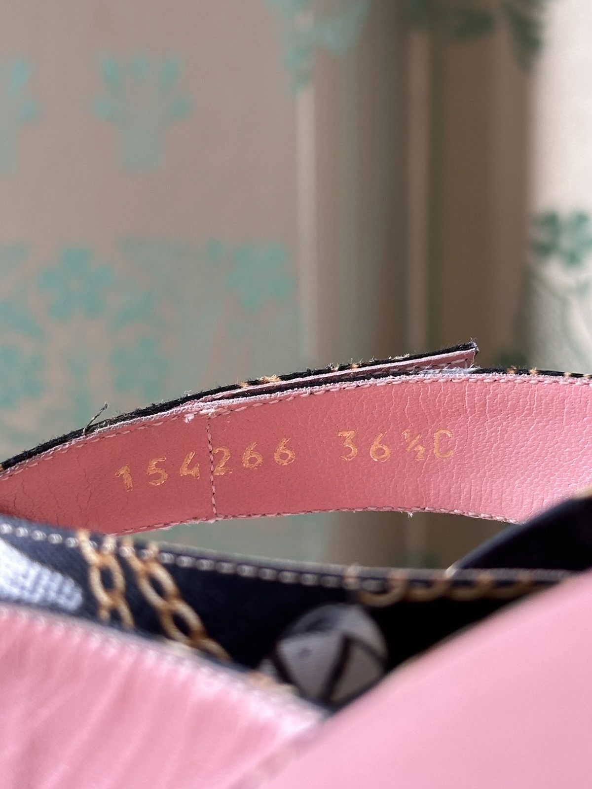 Gucci GUCCI Satin Chain Cross Strap Black Pink Sandals 36,5/6,5 Size US 6.5 / IT 36.5 - 11 Thumbnail