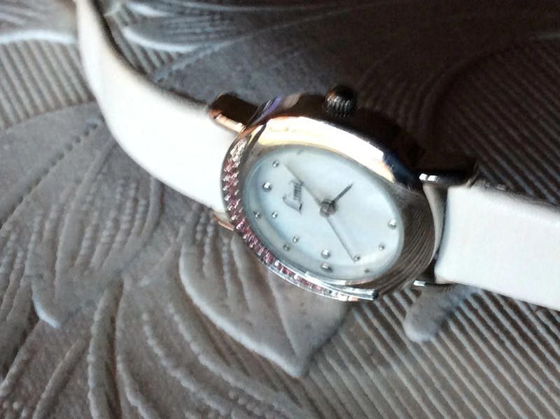 Designer Limit mumy white leather strap watch Size ONE SIZE - 10 Thumbnail