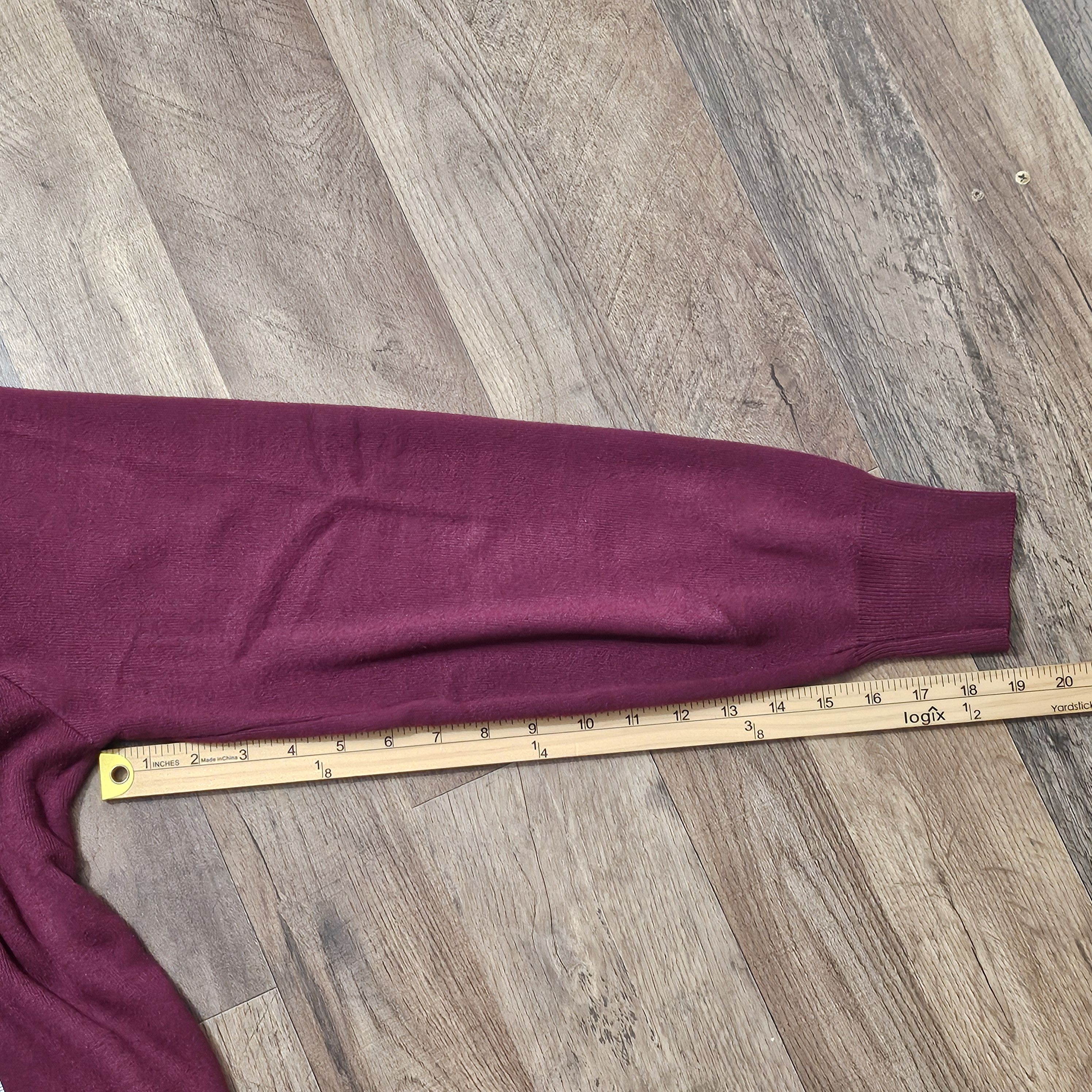 Vintage Vintage 80s men's size large, Orlon acrylic V-neck sweater Size US L / EU 52-54 / 3 - 7 Thumbnail