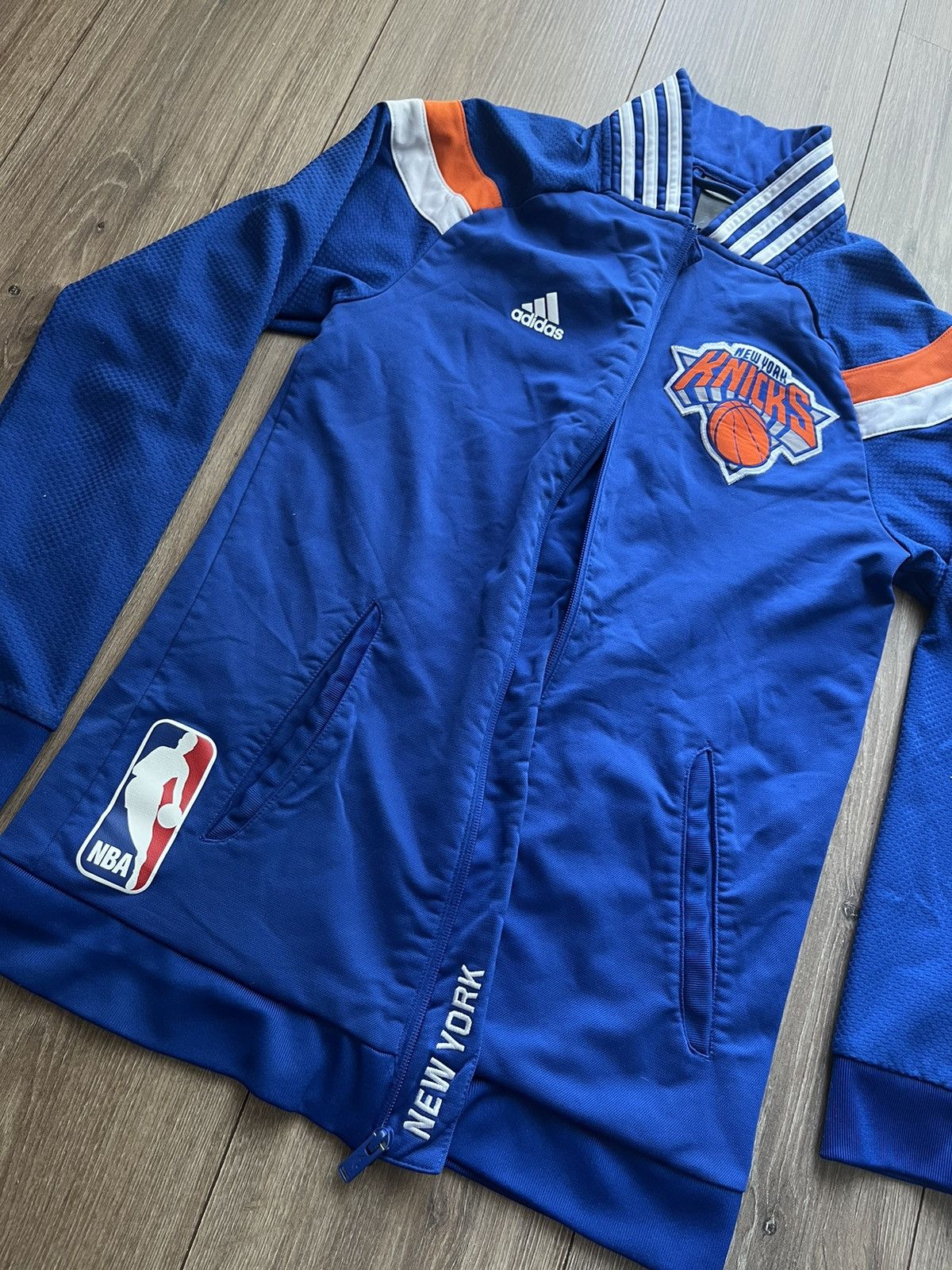 NBA Classic adidas New York Knicks 🇺🇸 zip up holdie Size US S / EU 44-46 / 1 - 7 Thumbnail
