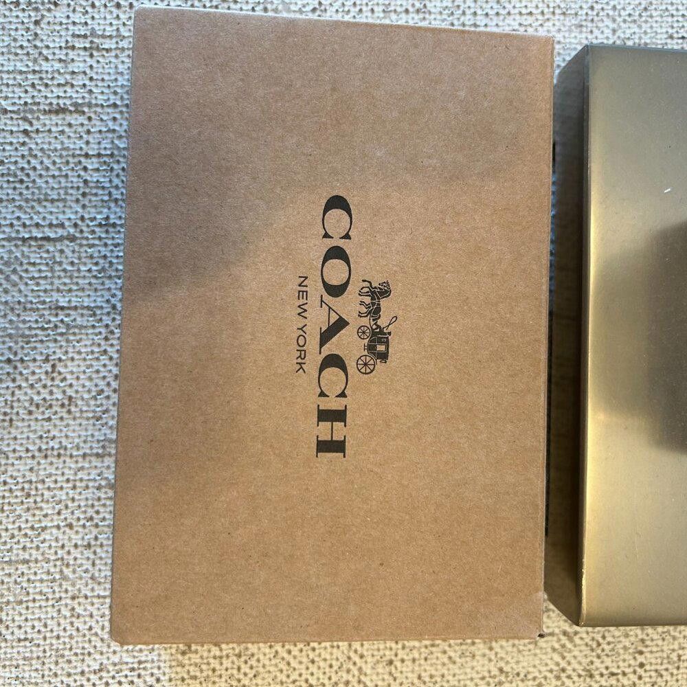 Coach COACH Corner Zip Wristlet Pebble Leather in Chalk/Vanilla Size ONE SIZE - 4 Thumbnail