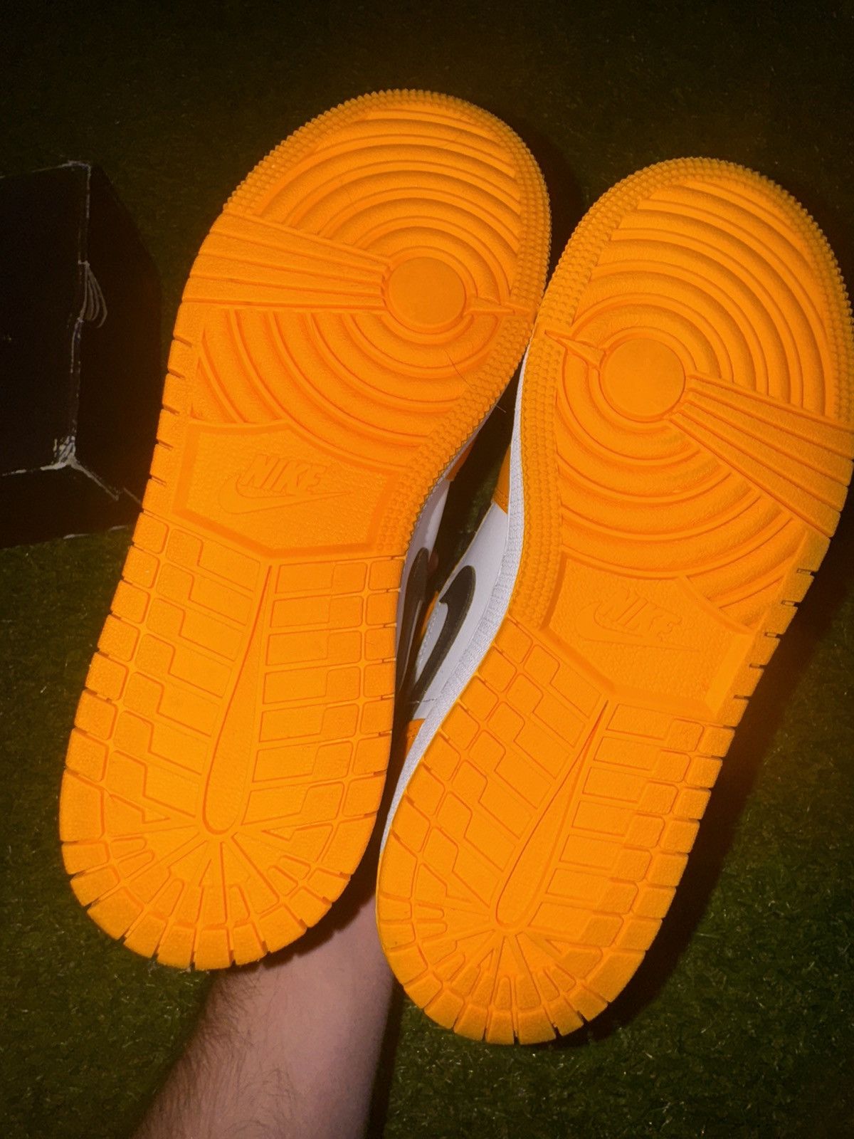 Jordan Brand × Nike Size 4Y Jordan 1 Retro Mid Top Yellow Taxi Nike Size US 5 / EU 37 - 6 Thumbnail