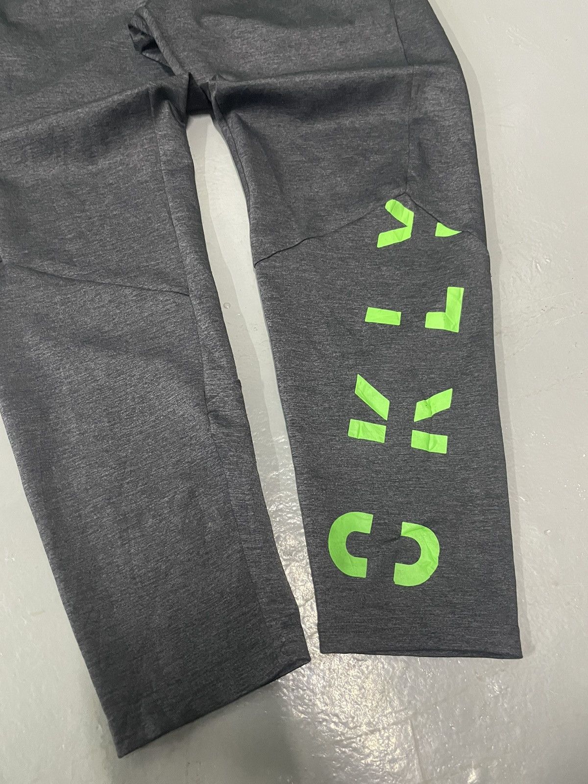Oakley Oakley Track Pants Size US 30 / EU 46 - 2 Thumbnail