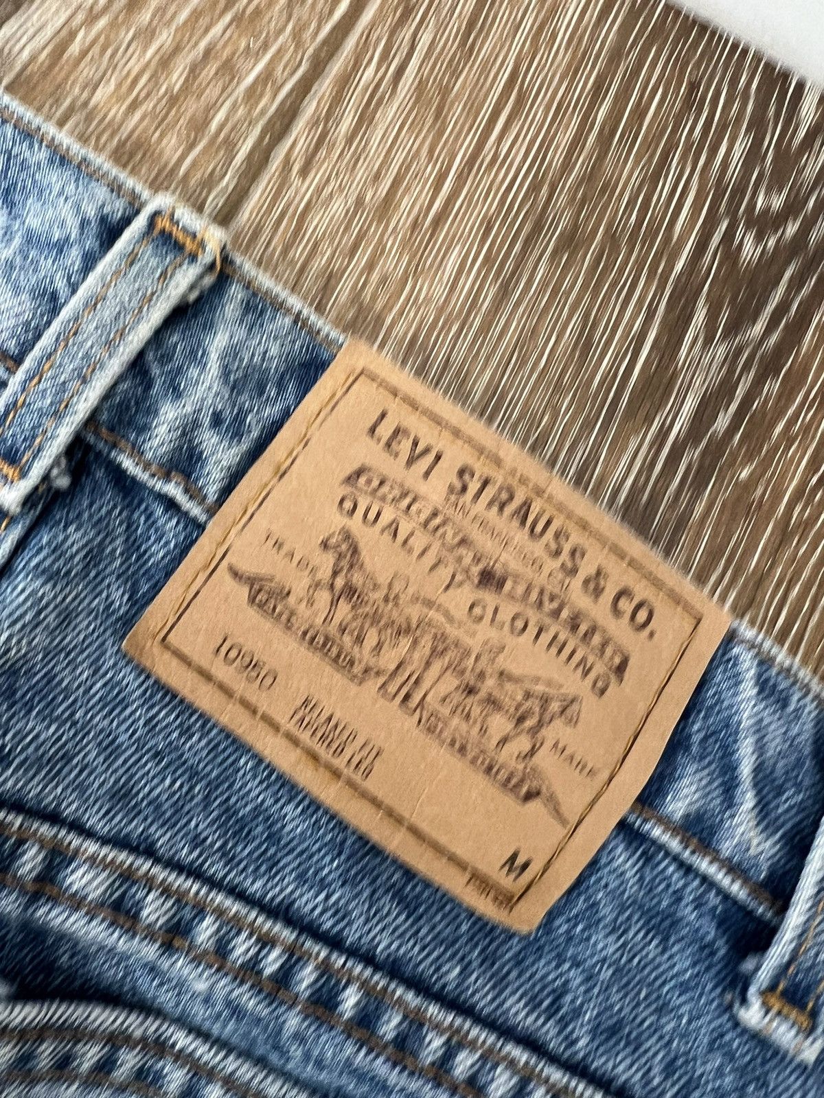 Levi's womens levis 10950 relaxed fit tapered leg orange tab jeans Size 27" / US 4 / IT 40 - 6 Thumbnail