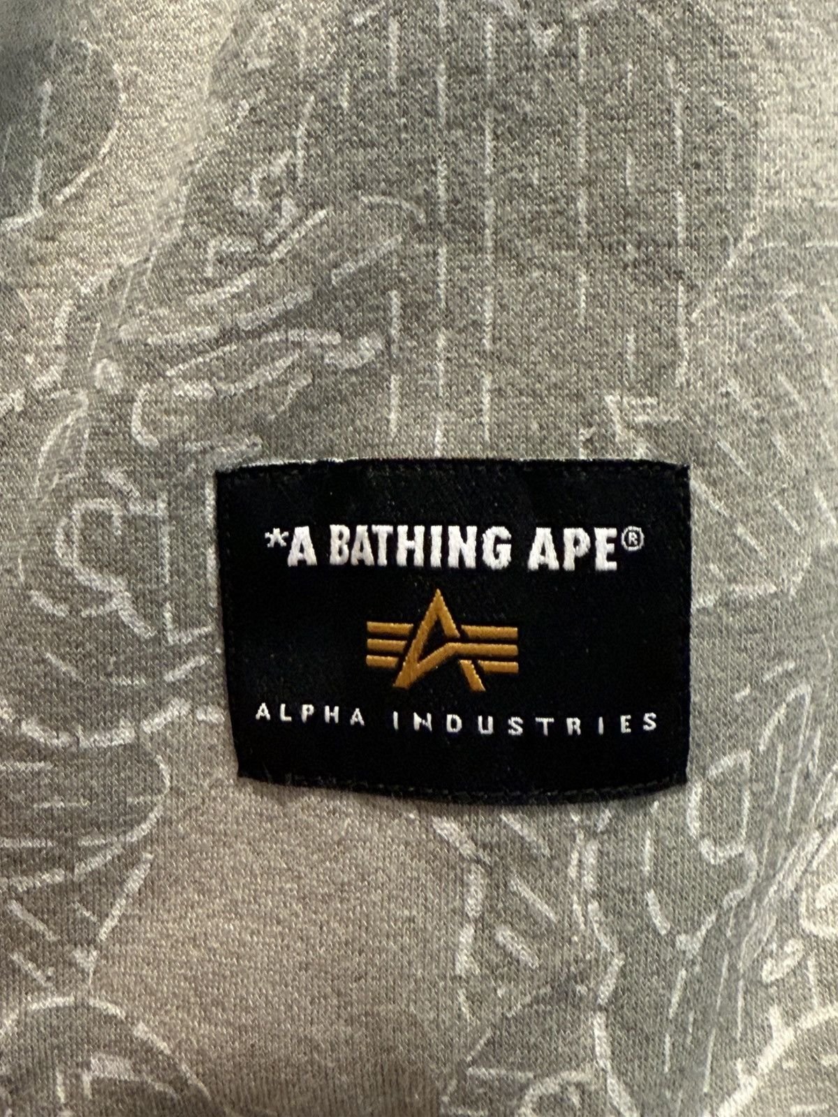 Alpha Industries × Bape Bape x Alpha Industries crewneck Brand New size XL Size US XL / EU 56 / 4 - 9 Thumbnail