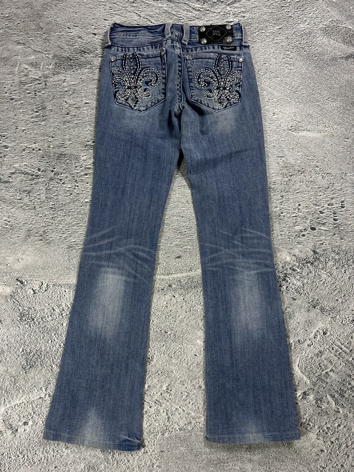 Miss Me Miss Me flared bootcut white stitching denim vintage y2k Size 26" / US 2 / IT 38 - 1 Thumbnail