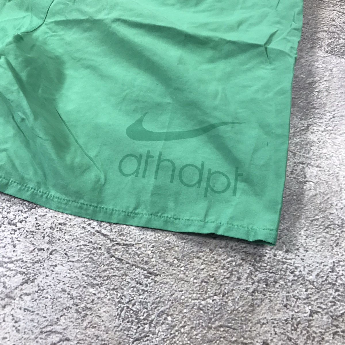 Vintage Vintage Nike Swoosh Shorts Y2K Streetwear Green Baggy 34 Size US 34 / EU 50 - 7 Thumbnail
