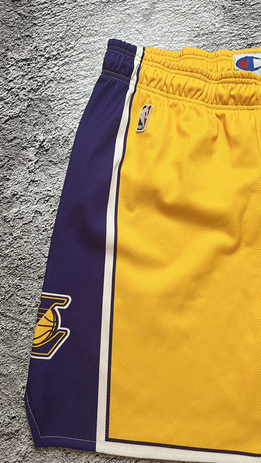 Champion × NBA × Vintage VTG 90’s Los Angeles Lakers NBA Kobe Bryant champion shorts Size US 38 / EU 54 - 4 Thumbnail