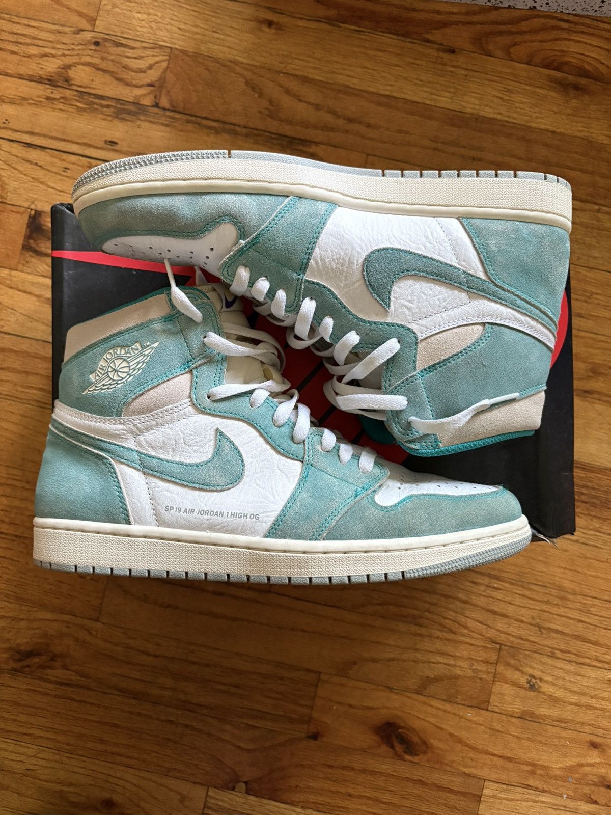 Jordan Brand Air Jordan Retro 1 Turbo Green Size US 11 / EU 44 - 1 Thumbnail