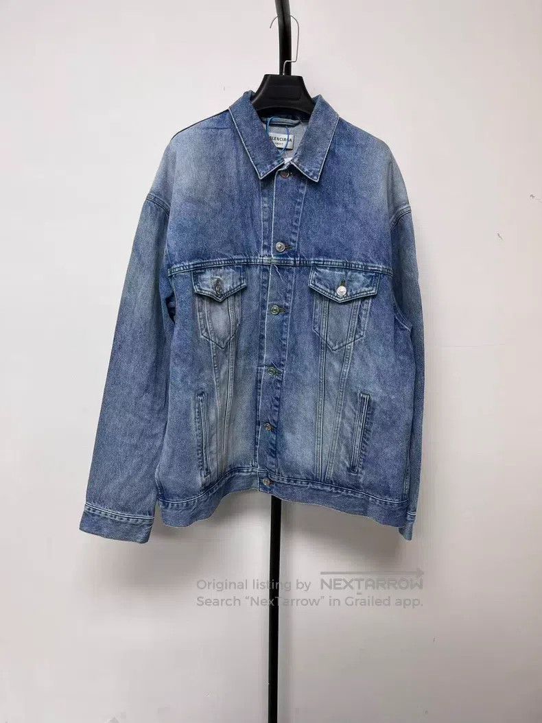 Balenciaga Balenciaga Spray Paint Effect Logo Printed Collar Single B Size US M / EU 48-50 / 2 - 2 Thumbnail