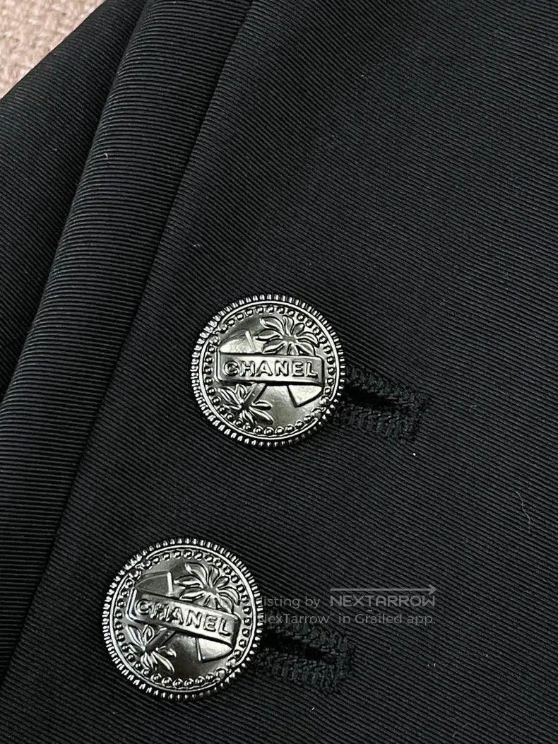 Chanel Chanel 17C black silver buckle old coat Size XS / US 0-2 / IT 36-38 - 3 Thumbnail