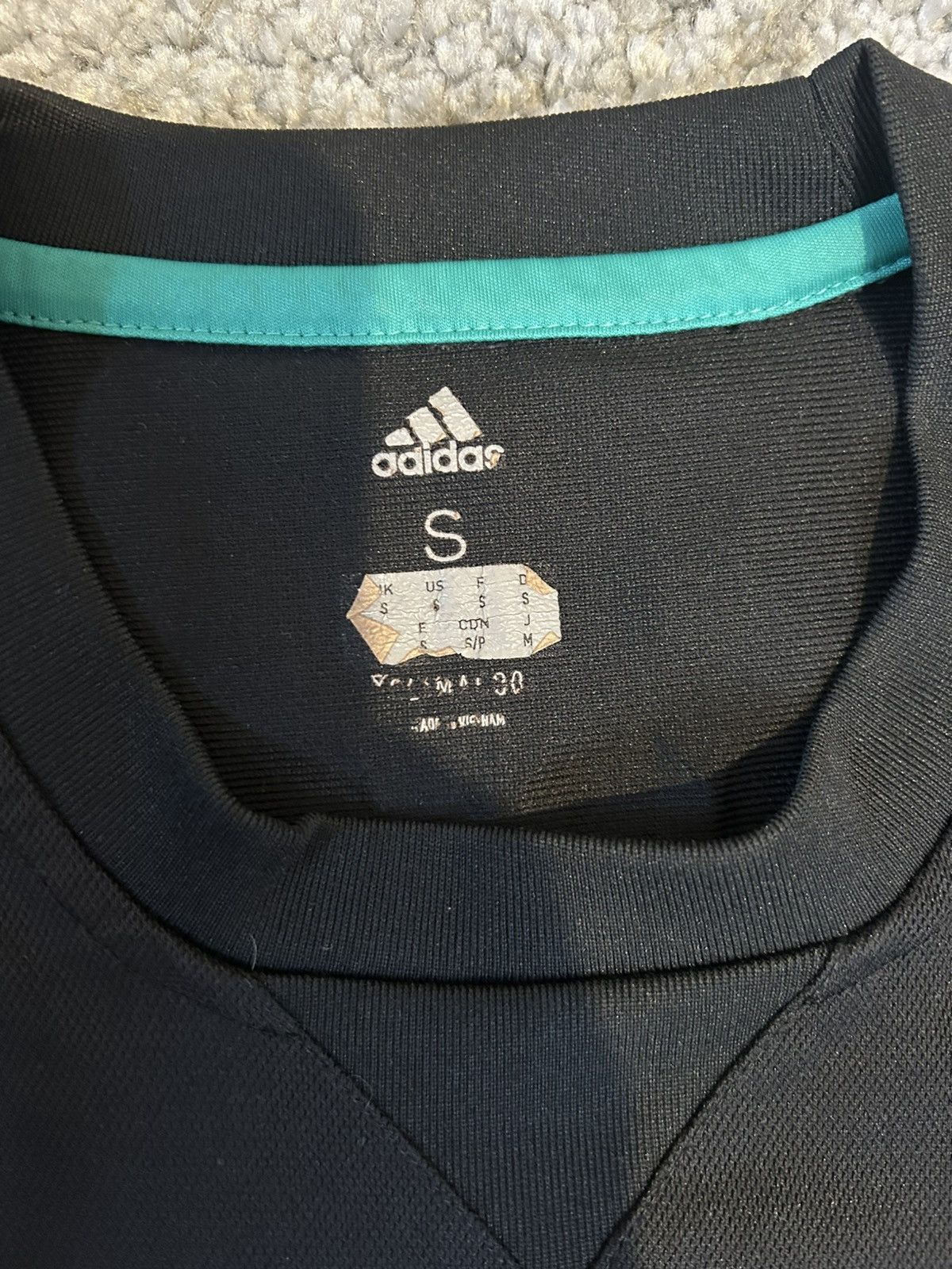 Adidas Real Madrid 2017-2018 away jersey Size US S / EU 44-46 / 1 - 4 Thumbnail
