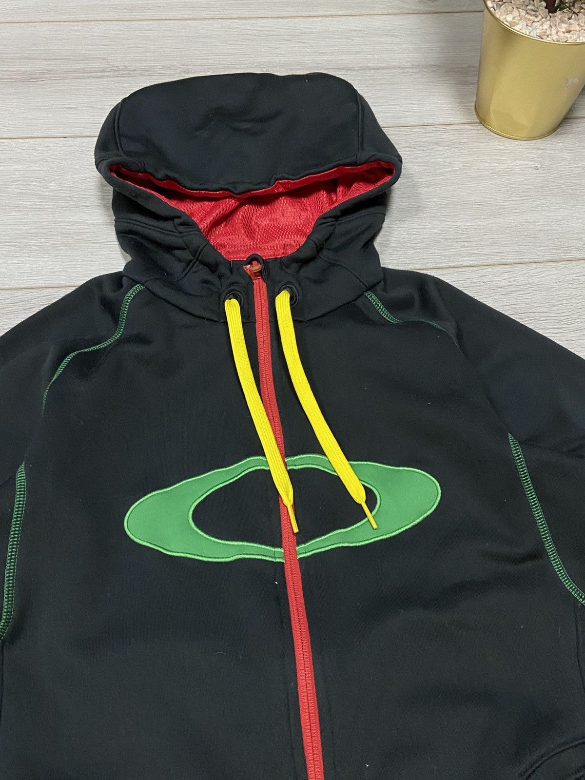 Vintage Oakley vintage black big circle centr logo zip black hoodie Size US S / EU 44-46 / 1 - 5 Thumbnail