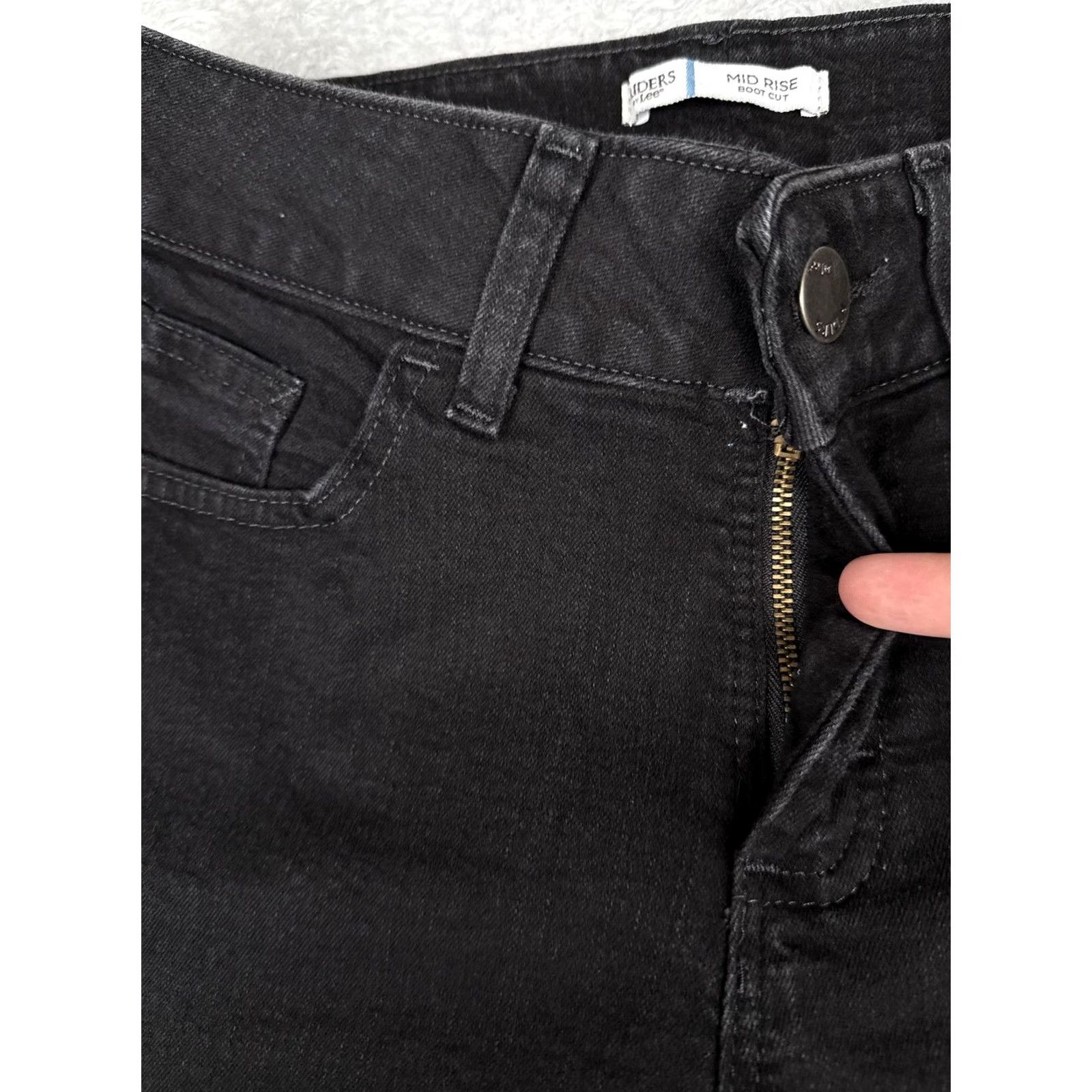 Vintage Riders by Lee Womens Bootcut Jeans Black Dark Wash Mid Rise Stretch 28x33 5-Pocket Denim Zipper Button Embroidered Back Pockets N/A Size 30" / US 8 / IT 44 - 5 Thumbnail