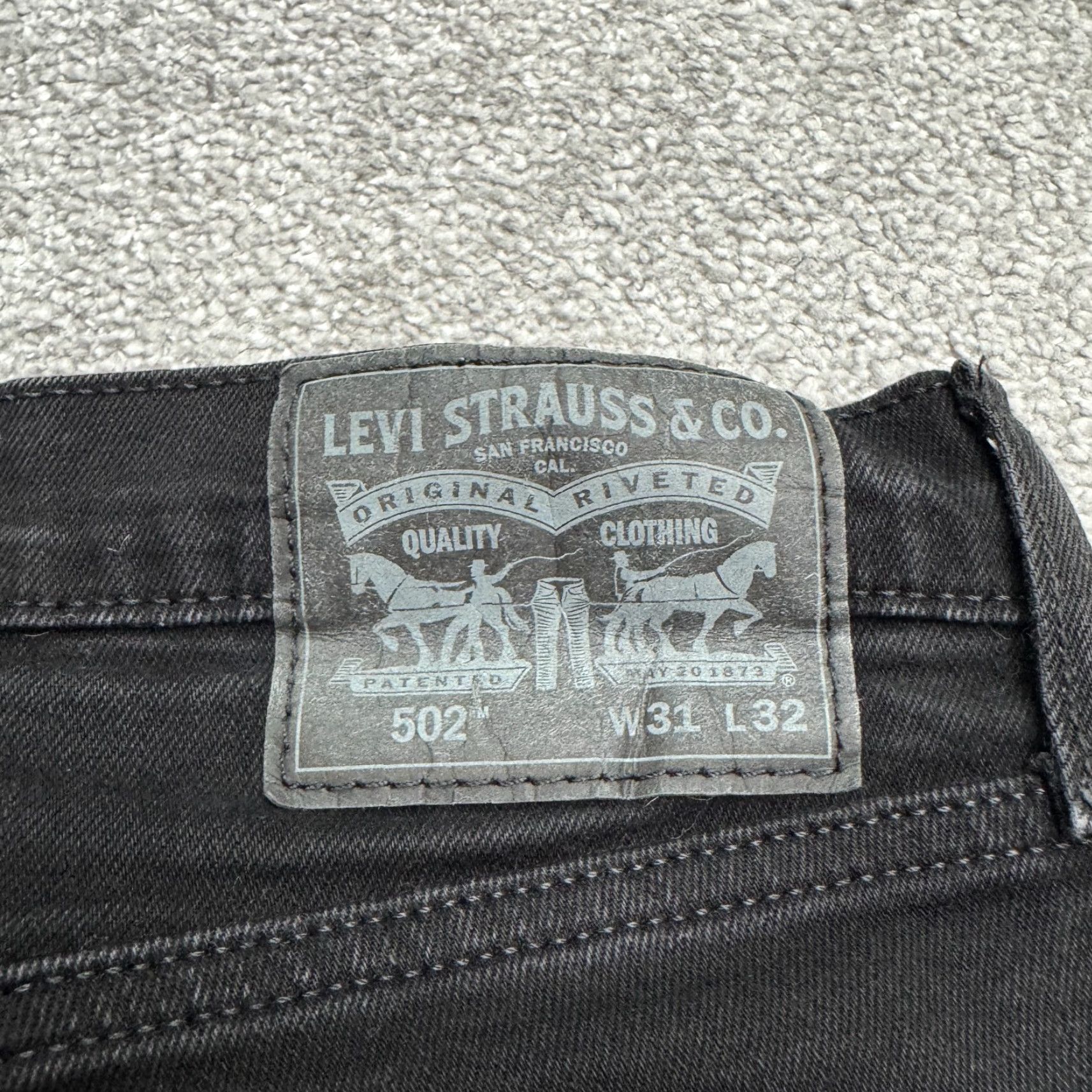 Levi's Levi's 502 Jeans Regular Taper Denim Mens 31x32 Black Dark Wash Cotton 5-Pocket USA Logo Casual Size US 31 - 6 Thumbnail