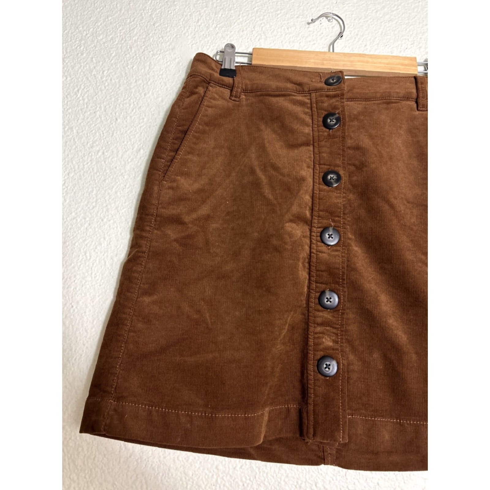 Vintage CAbi Corduroy Mini Skirt Brown 4 Women's Short Button-Up Fall Preppy Tweed 28X19 Belts? Size 27" / US 4 / IT 40 - 2 Thumbnail