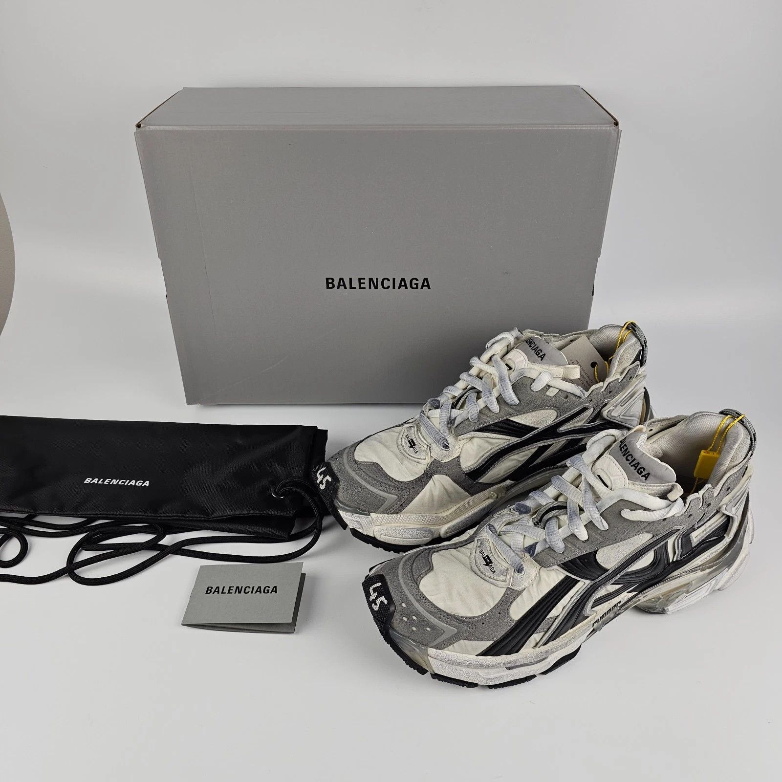 BALENCIAGA Runner Men's Gray Low Top Sneakers New