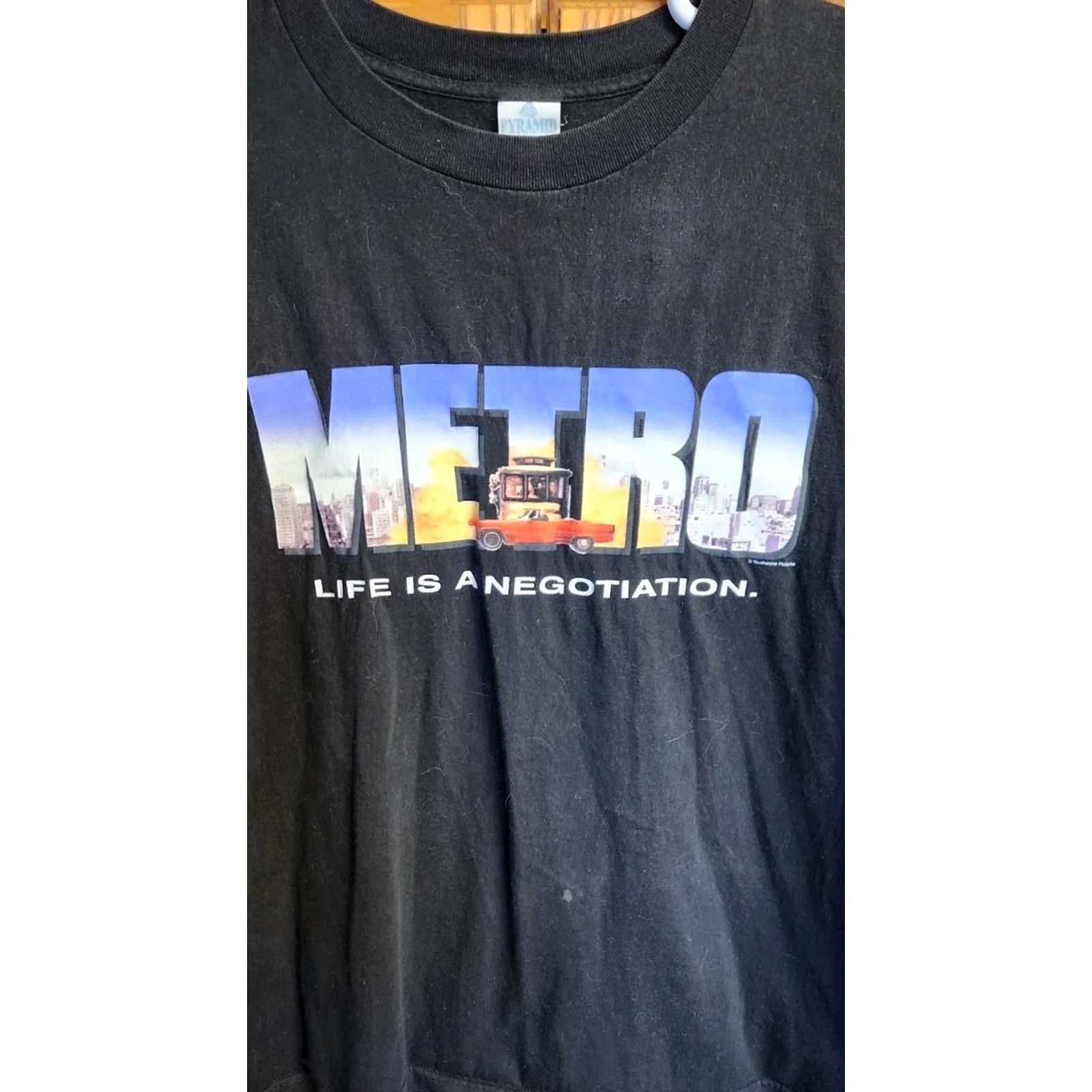 Vintage VINTAGE METRO T-Shirt Men’s XL Black Eddie Murphy 90s Touchstone Pictures Graphic Print Logo Retro Nerd Cosplay City Pop Culture Mens Size US XL / EU 56 / 4 - 4 Thumbnail