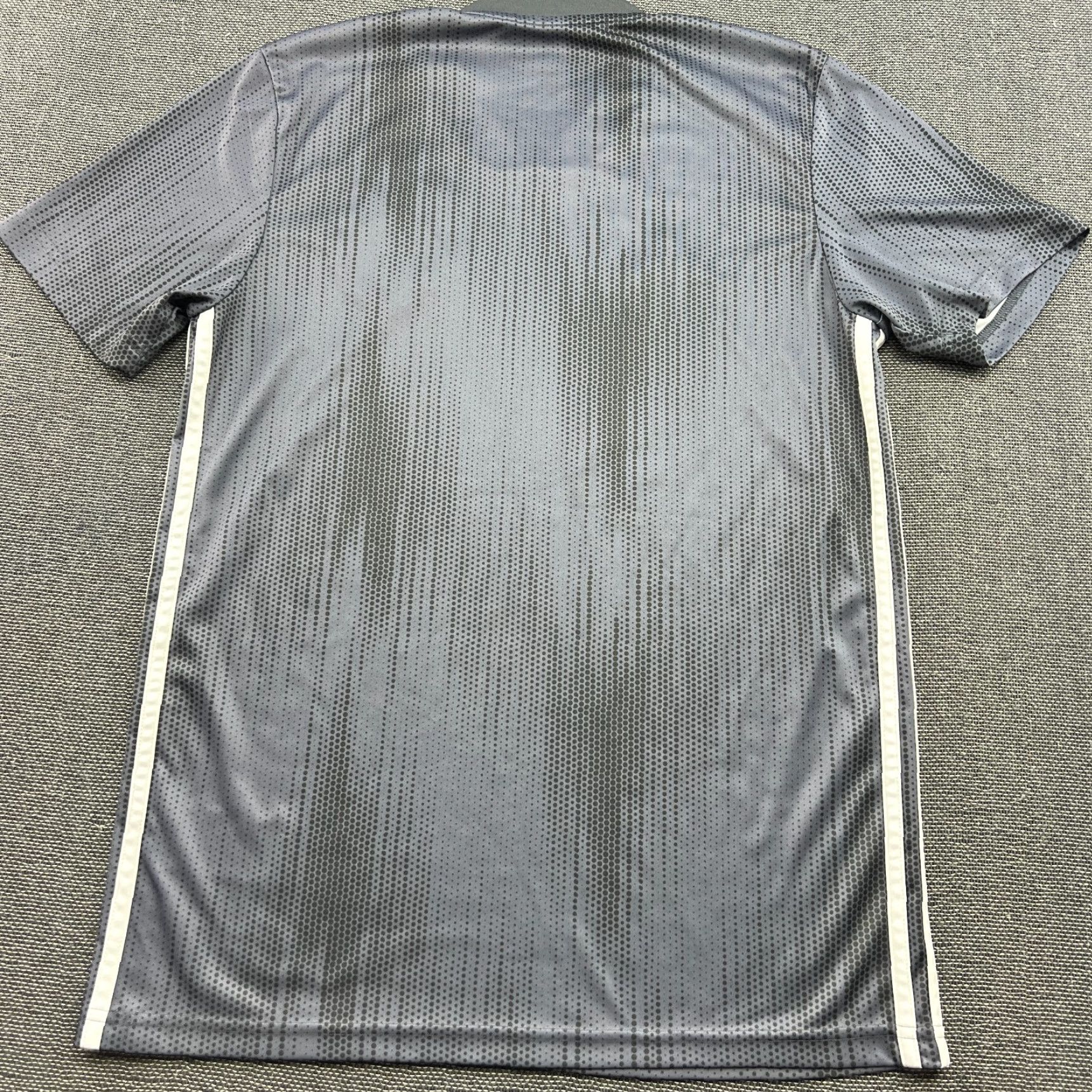 Adidas Bayern Munich 2018 2019 Third Football Jersey Mens Small adidas Shirt Size US S / EU 44-46 / 1 - 3 Thumbnail