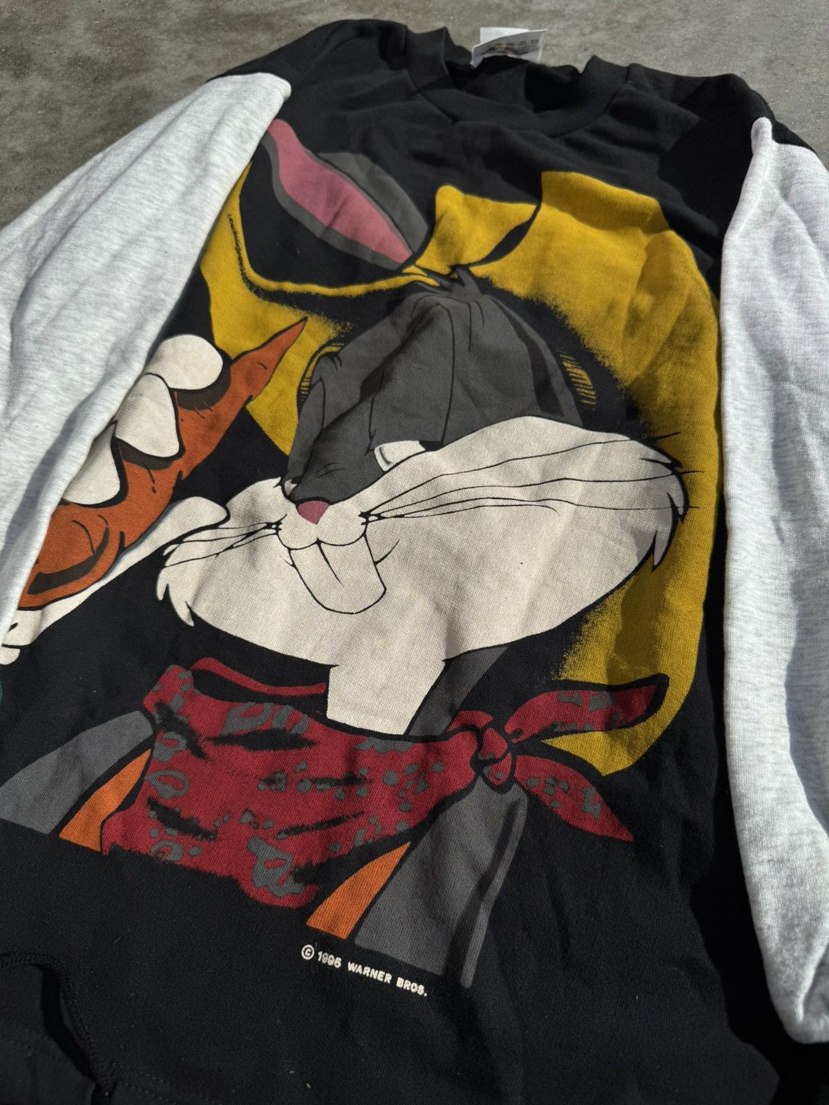 Southpole × Vintage × Warner Bros *VINTAGE* Bunny Bugs longsleeve Size US S / EU 44-46 / 1 - 5 Thumbnail