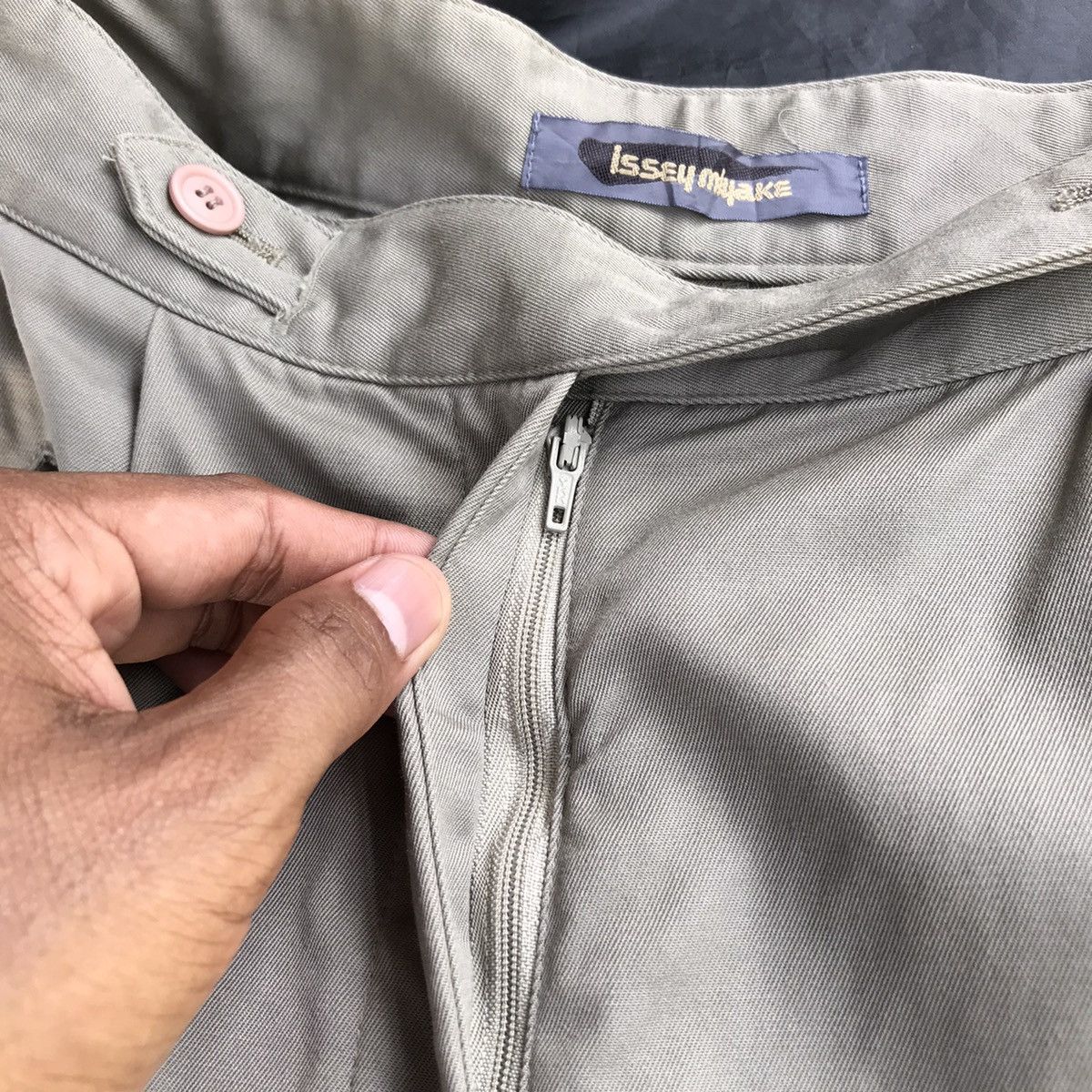 Issey Miyake × Japanese Brand × Vintage Vintage 80s Issey Miyake Gurkha Pants Issey Miyake Designers Size 24" / US 00 / IT 34 - 16 Thumbnail