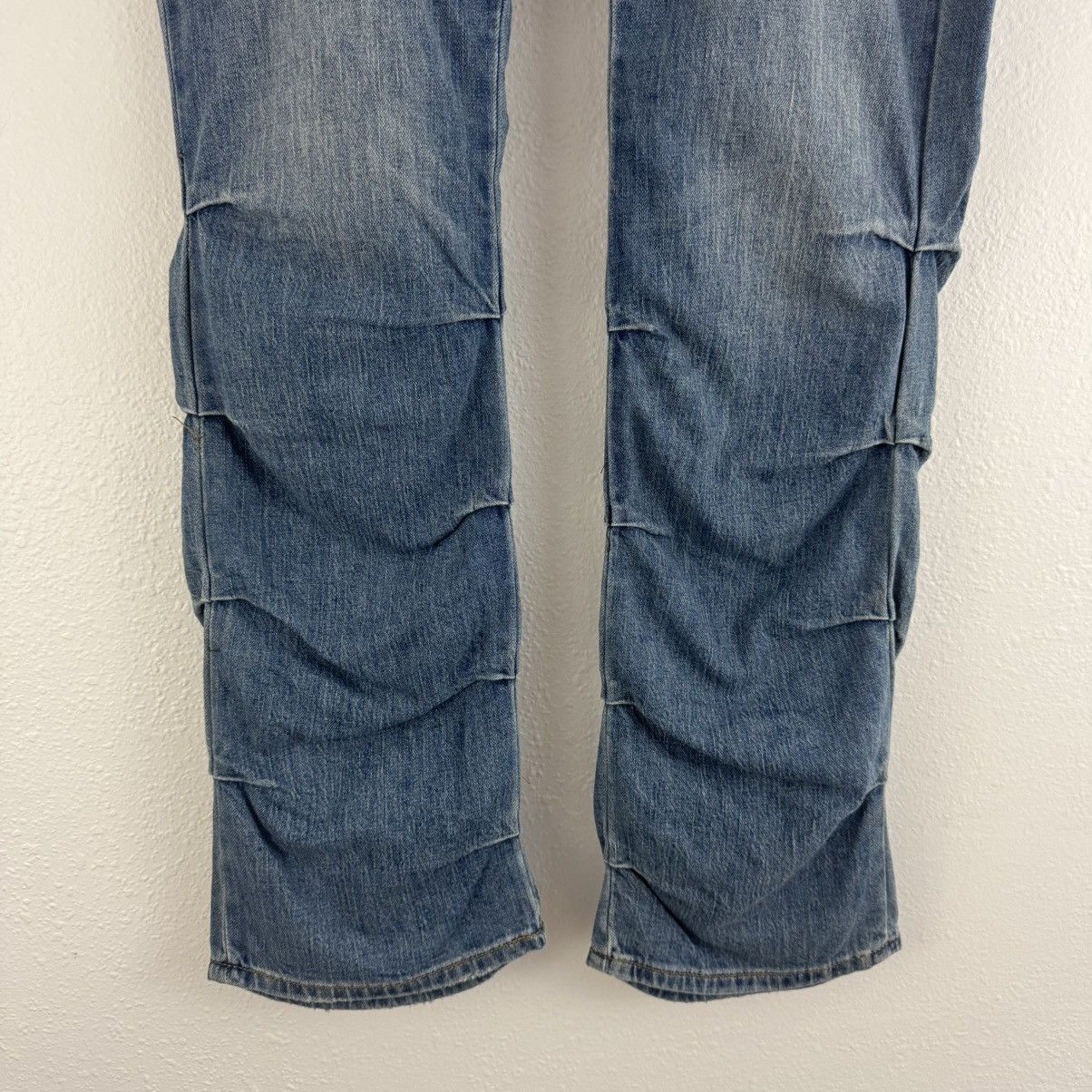 Anthropologie PILCRO Anthropologie Faded Wash Low-Rise Ruched Boot Jeans Size 30" / US 8 / IT 44 - 8 Thumbnail