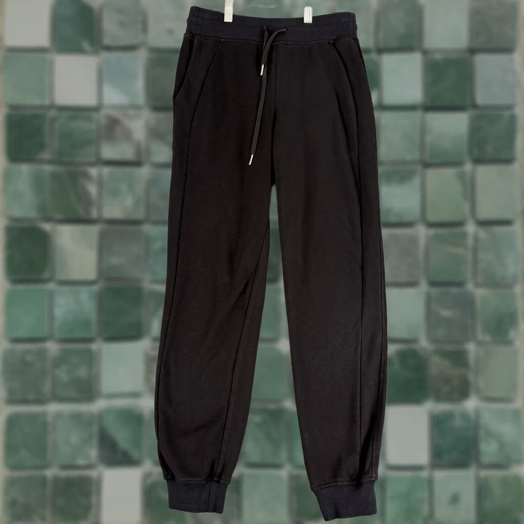 Lululemon Lululemon Scuba High-Rise Jogger Women Size 4 Black Cotton Fleece Sweatpants Size 27" / US 4 / IT 40 - 1 Thumbnail