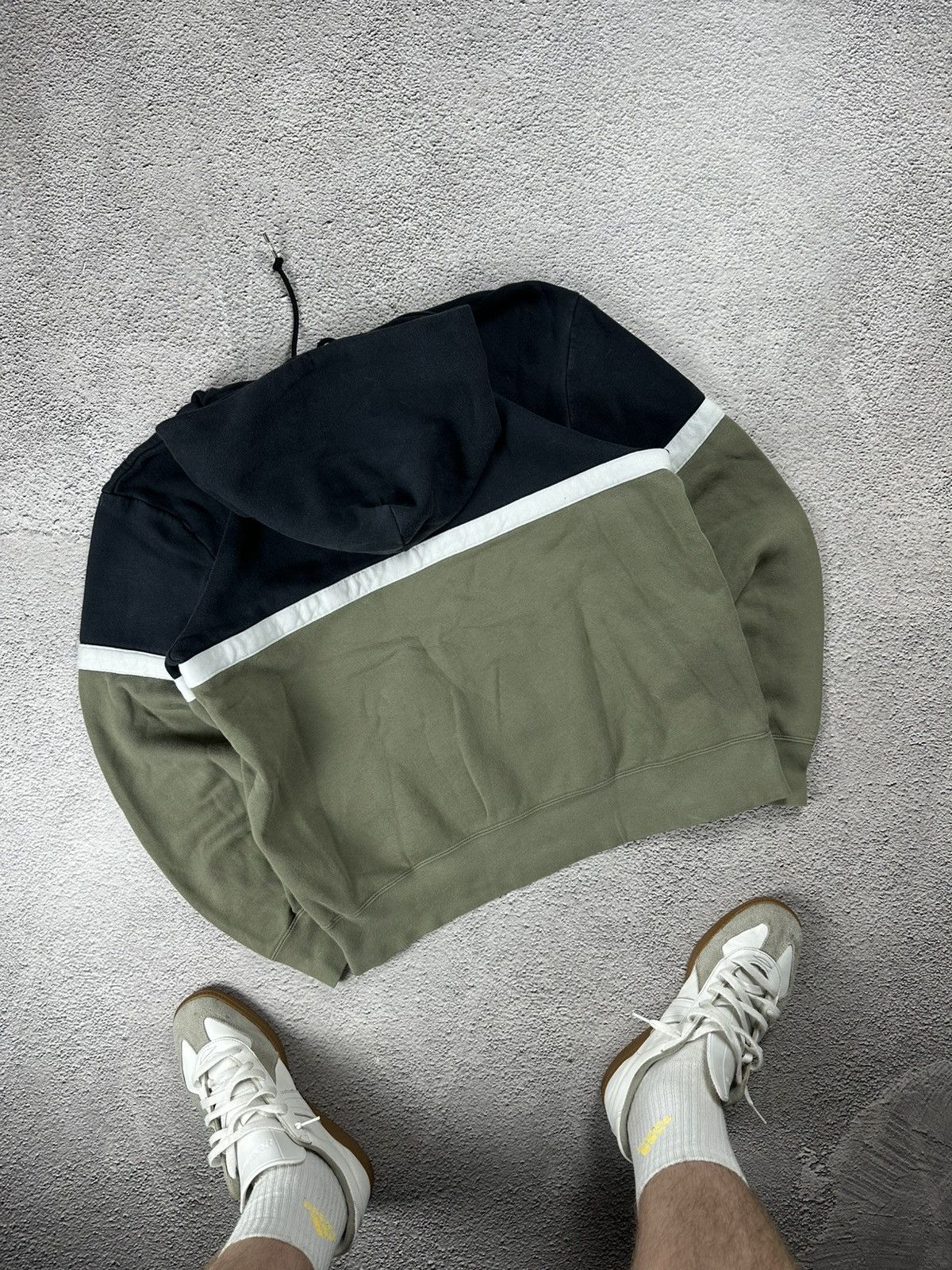 Nike Vintage Nike Hoodie Faded Y2K Sportwear Style Size L Size US L / EU 52-54 / 3 - 2 Thumbnail
